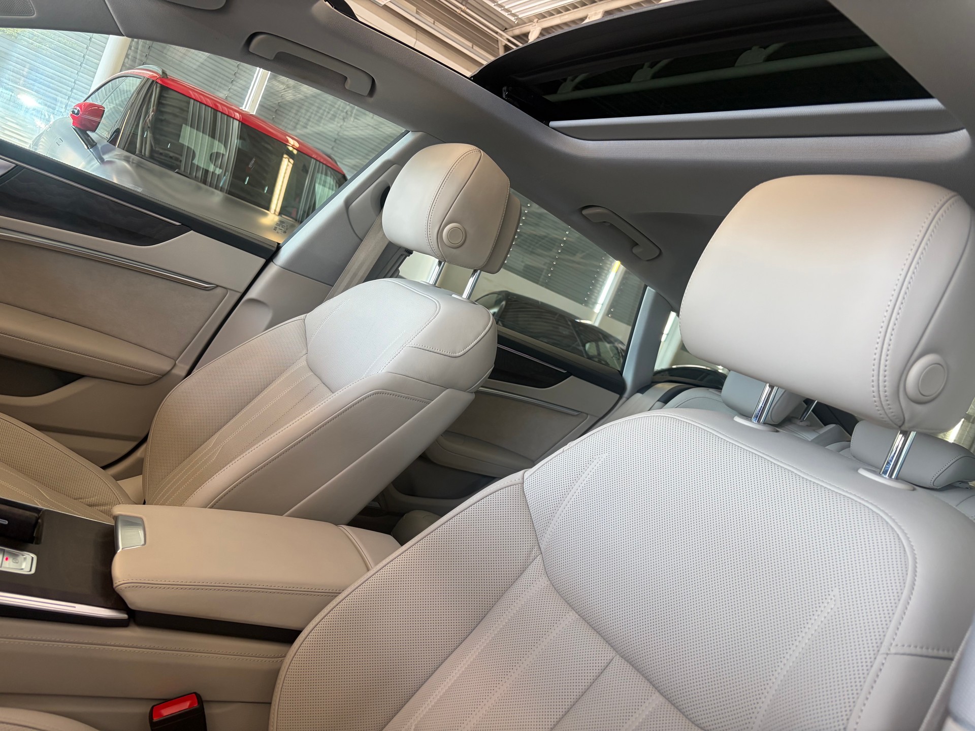 AUDI A7 Sportback 55 TFSI quattro | CH | ERSTBESITZ | Leder Valcona Beige | Nachtsicht | AHK | HeadUp | Luftfederung |-image-12