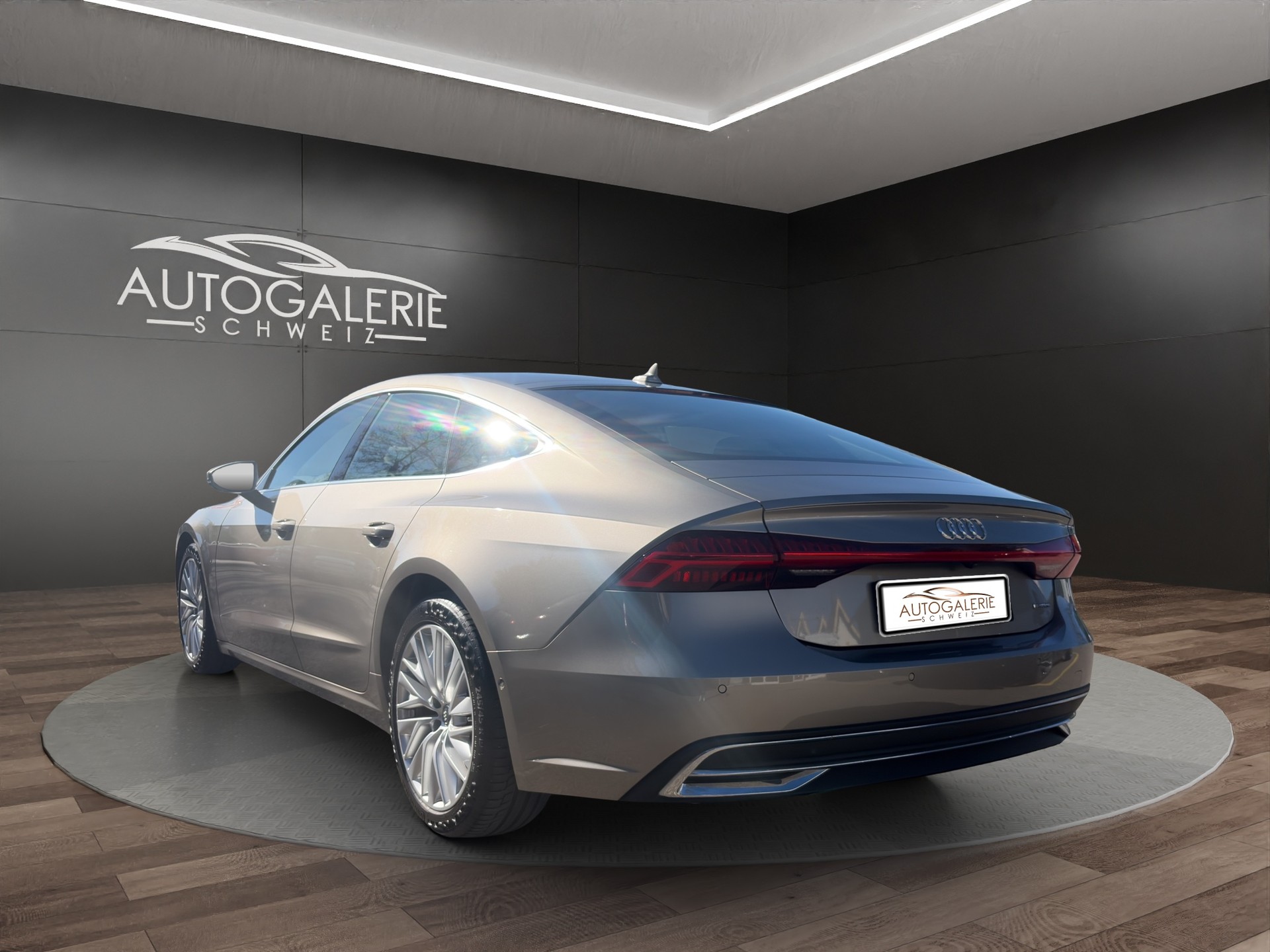 AUDI A7 Sportback 55 TFSI quattro | CH | ERSTBESITZ | Leder Valcona Beige | Nachtsicht | AHK | HeadUp | Luftfederung |-showroom-element-2