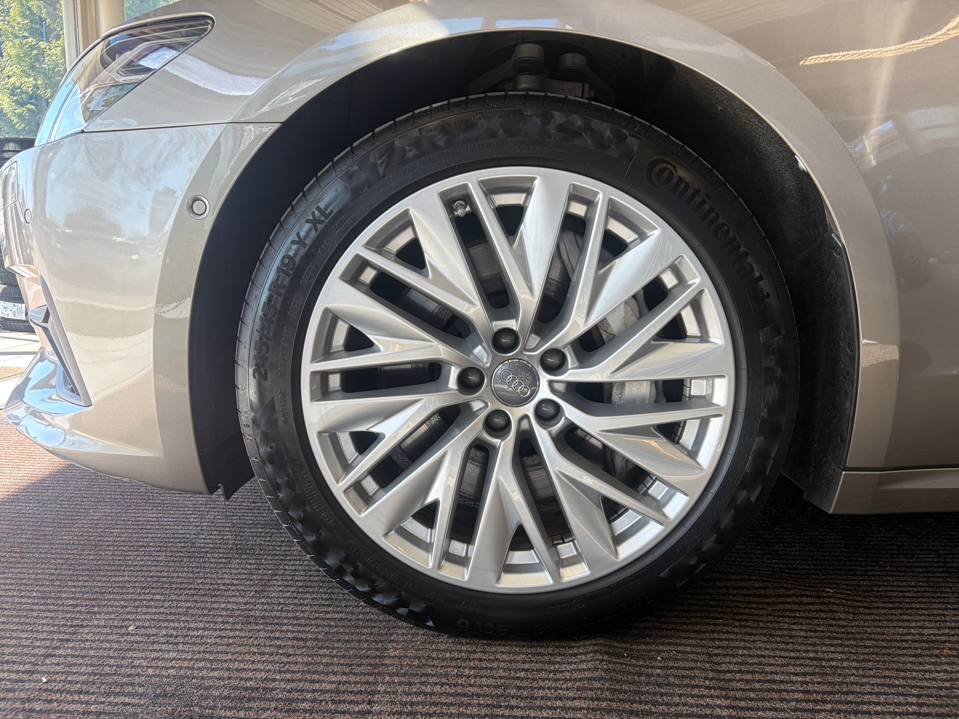 AUDI A7 Sportback 55 TFSI quattro | CH | ERSTBESITZ | Leder Valcona Beige | Nachtsicht | AHK | HeadUp | Luftfederung |-image-9