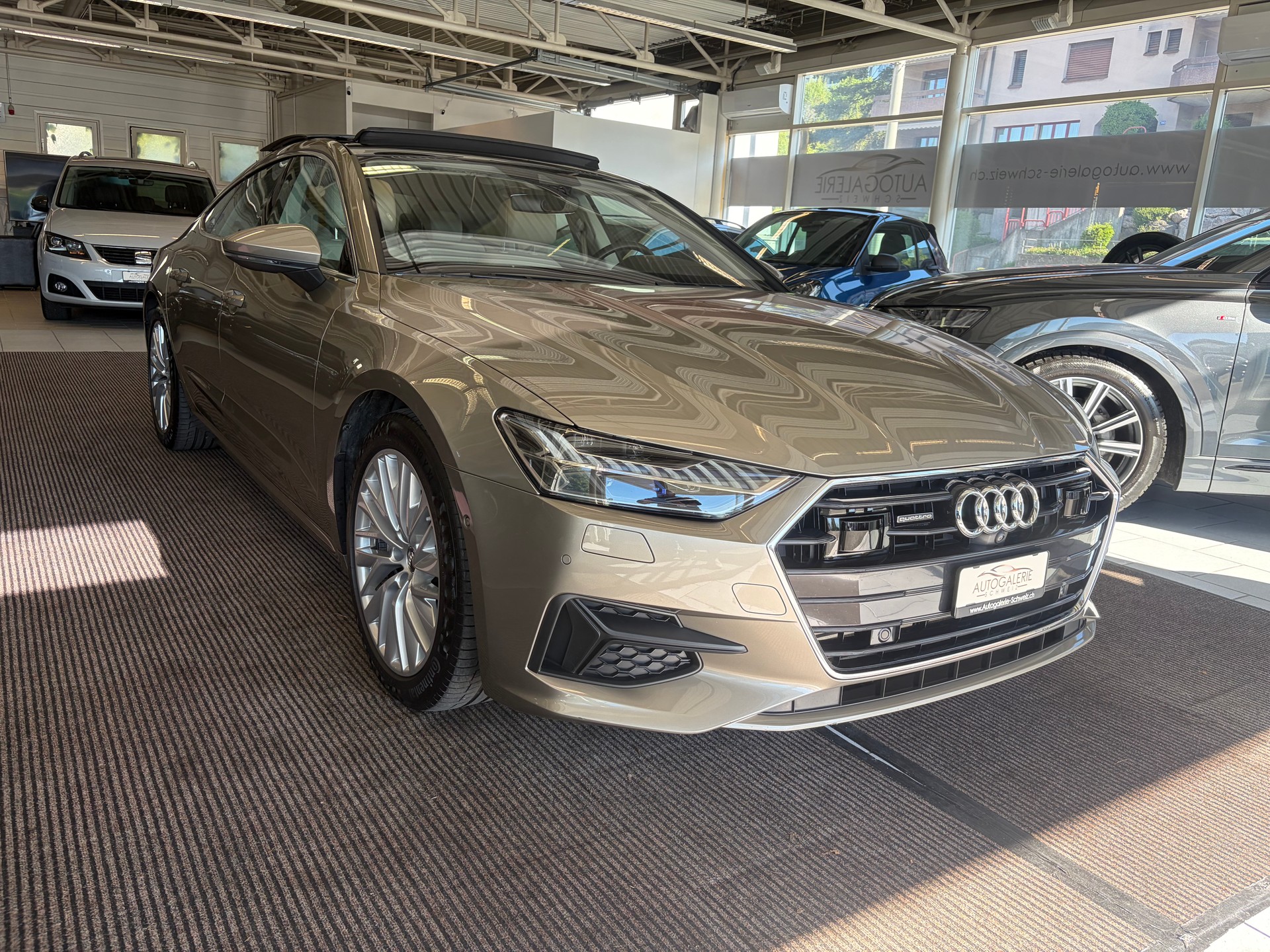 AUDI A7 Sportback 55 TFSI quattro | CH | ERSTBESITZ | Leder Valcona Beige | Nachtsicht | AHK | HeadUp | Luftfederung |-image-30