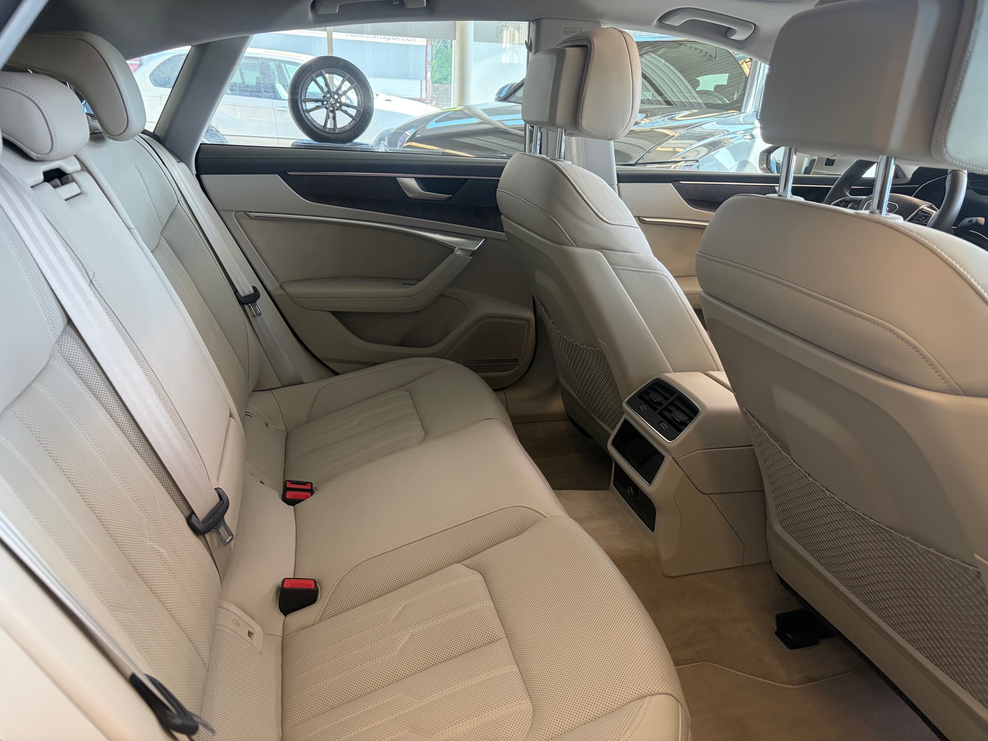 AUDI A7 Sportback 55 TFSI quattro | CH | ERSTBESITZ | Leder Valcona Beige | Nachtsicht | AHK | HeadUp | Luftfederung |-image-27