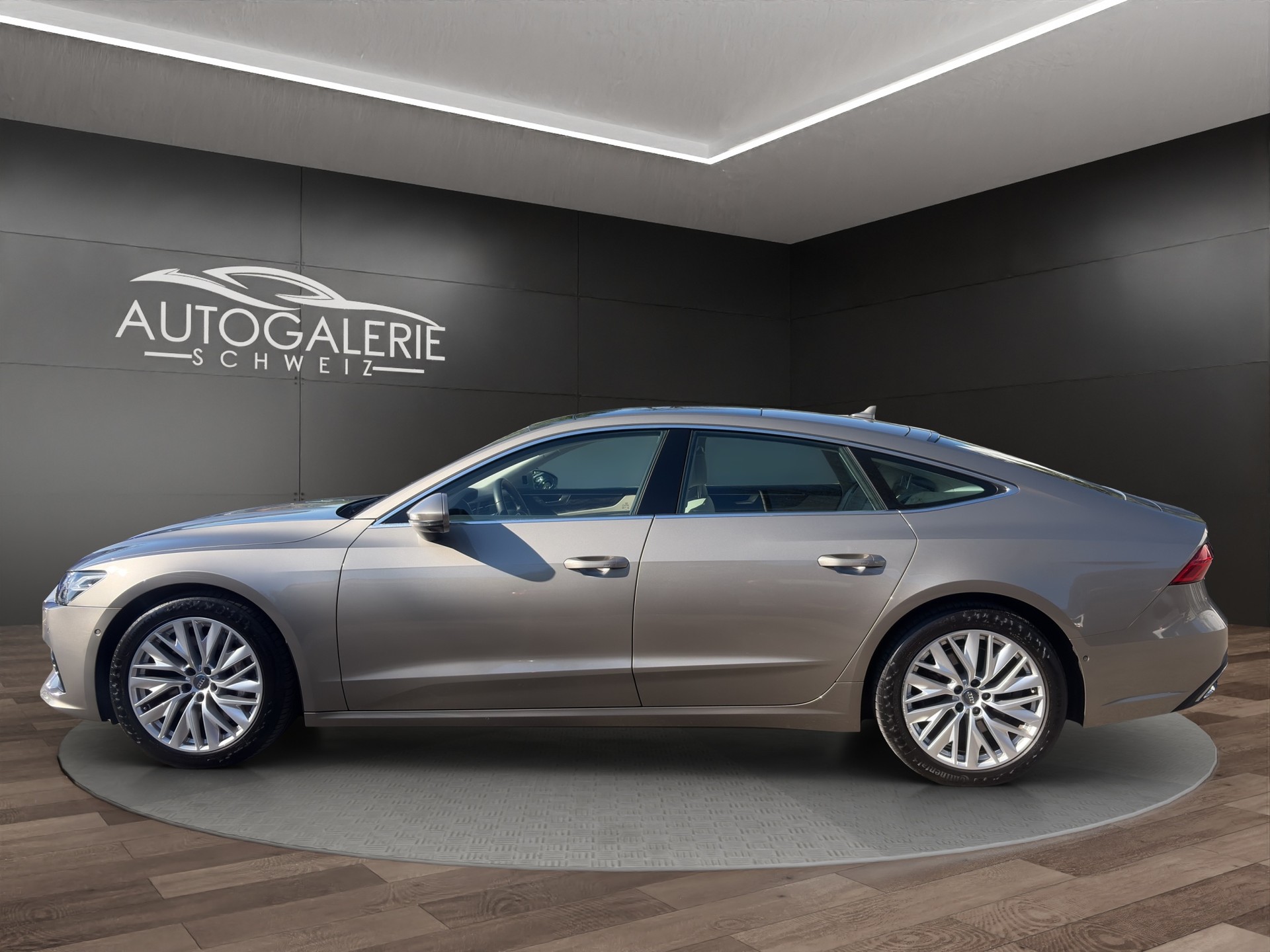 AUDI A7 Sportback 55 TFSI quattro | CH | ERSTBESITZ | Leder Valcona Beige | Nachtsicht | AHK | HeadUp | Luftfederung |-showroom-element-1