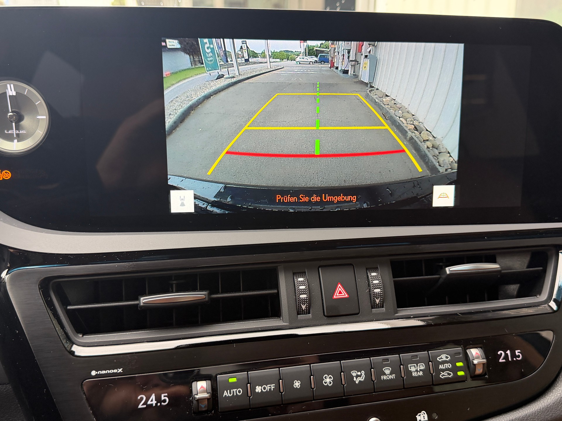 LEXUS ES 300h Comfort-image-17