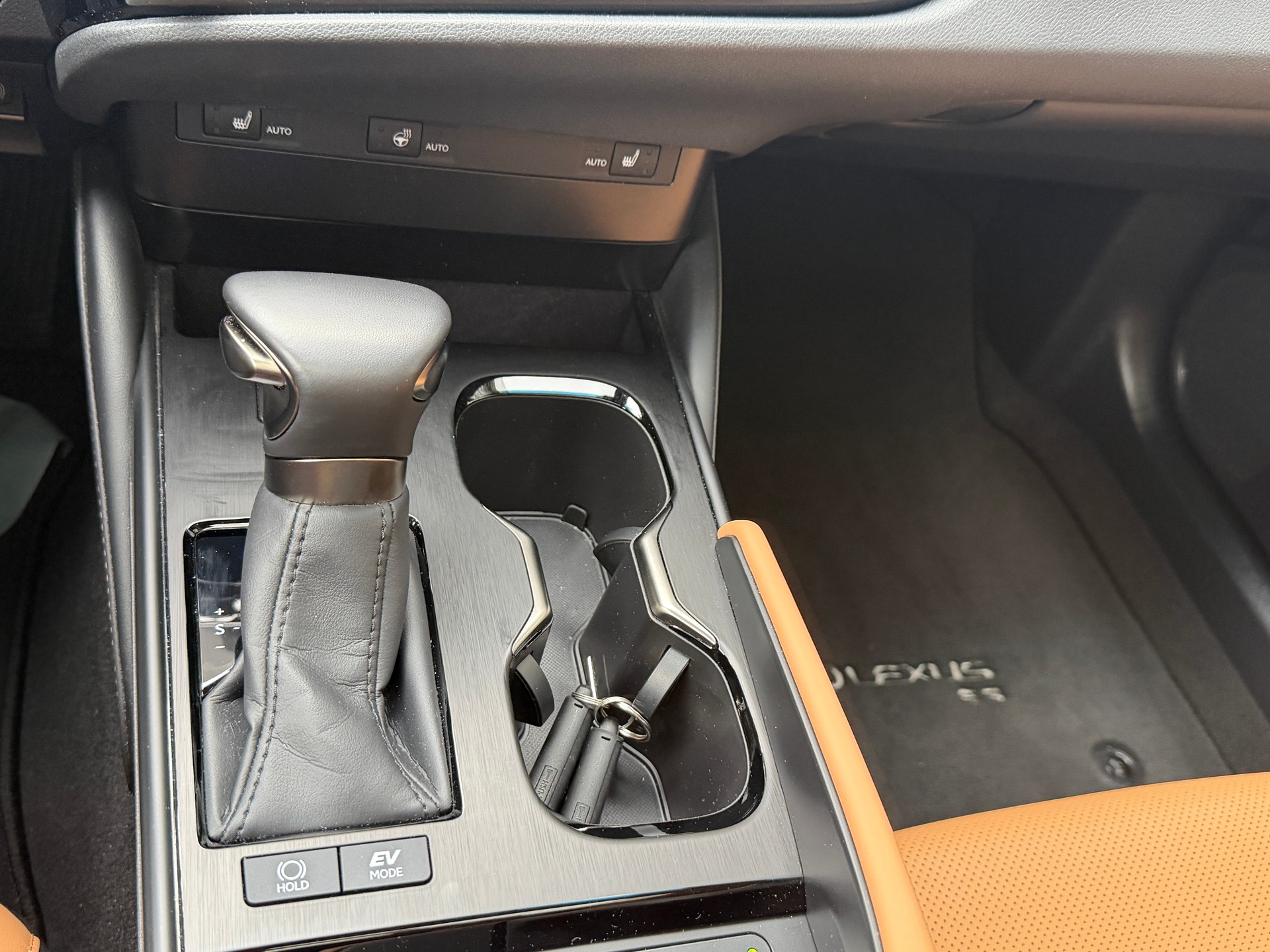 LEXUS ES 300h Comfort-image-15