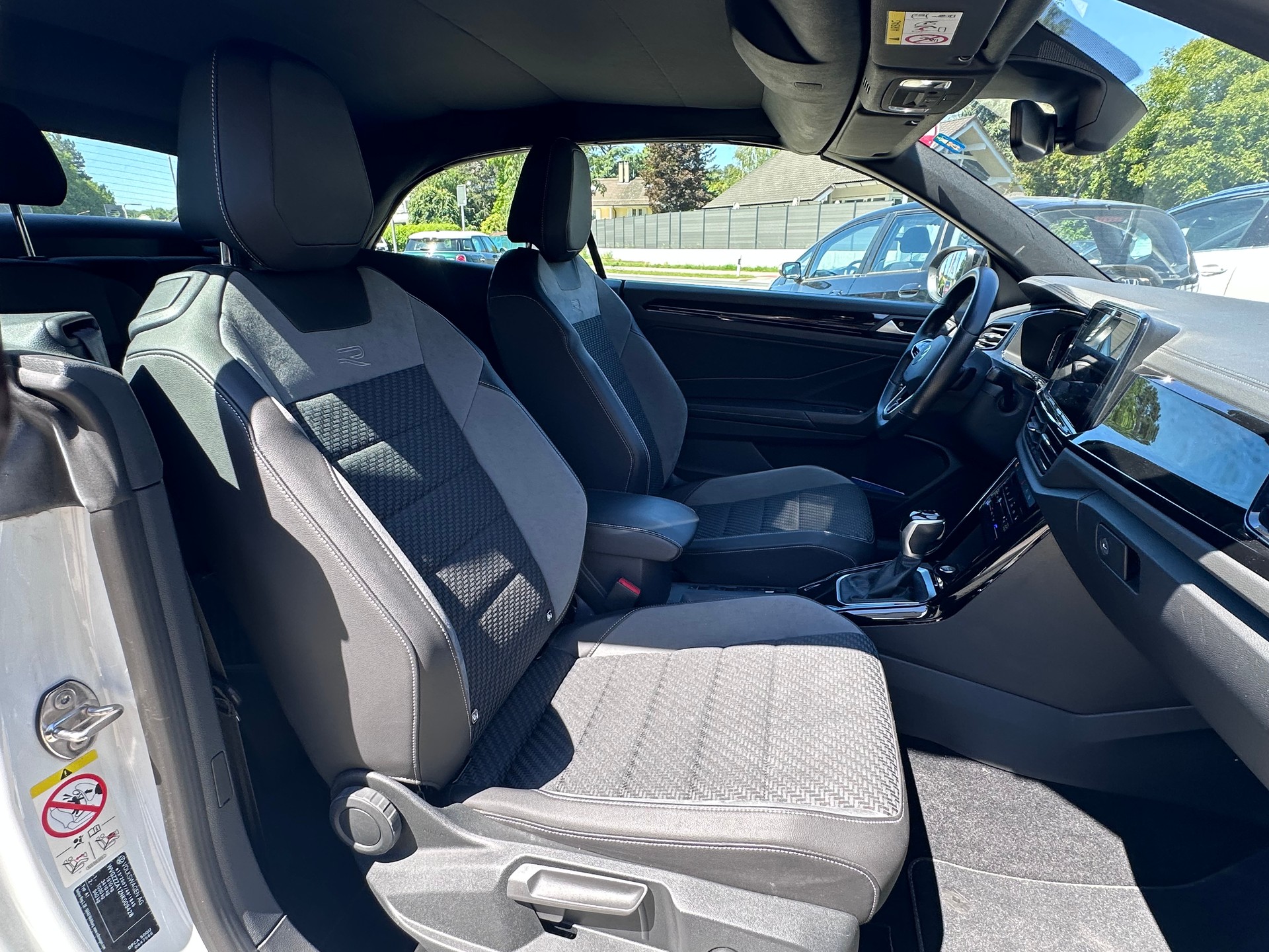 VW T-Roc Cabriolet 1.5 TSI EVO R-Line DSG-image-10