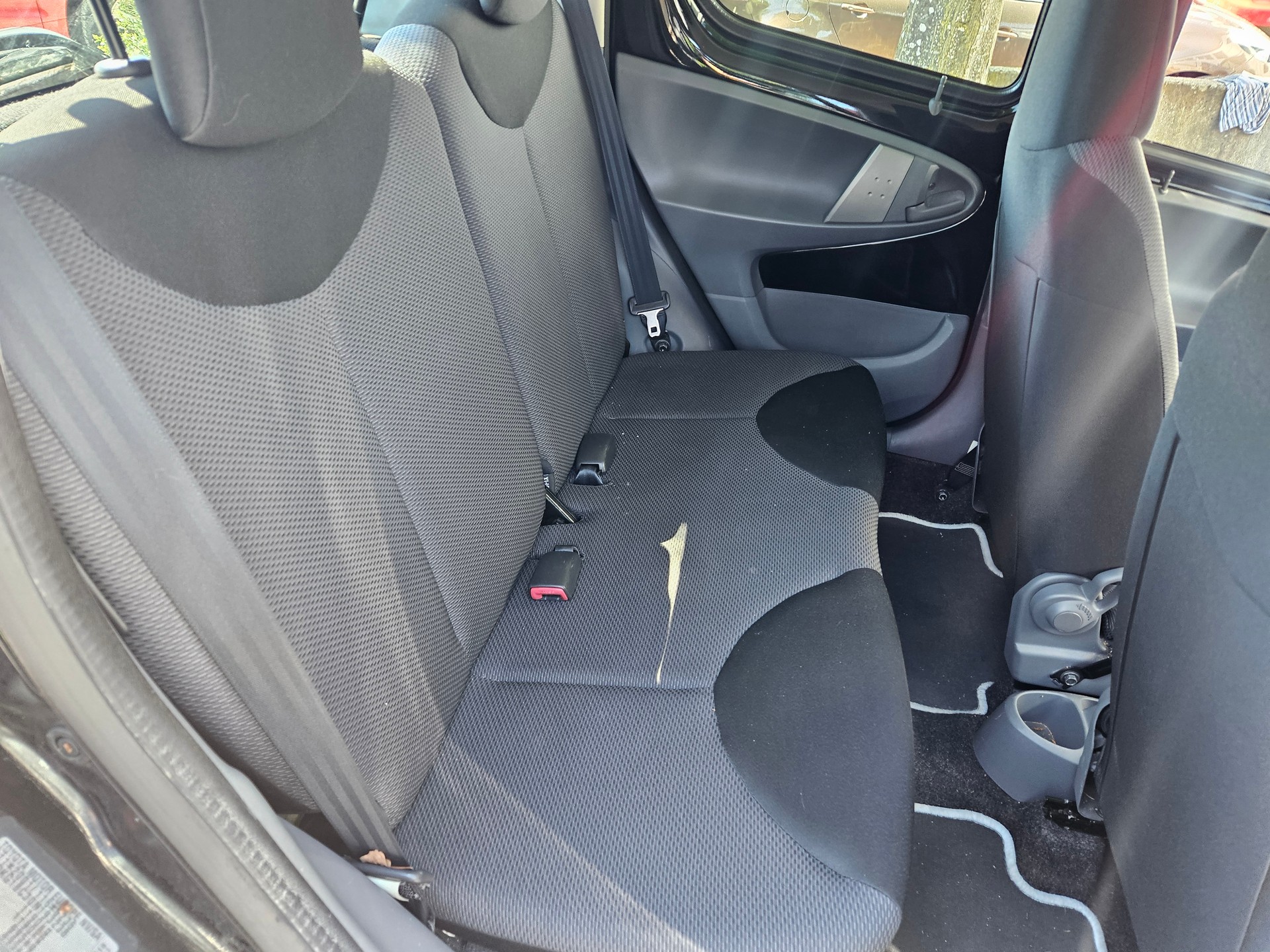 TOYOTA Aygo 1.0 Linea Terra-image-13