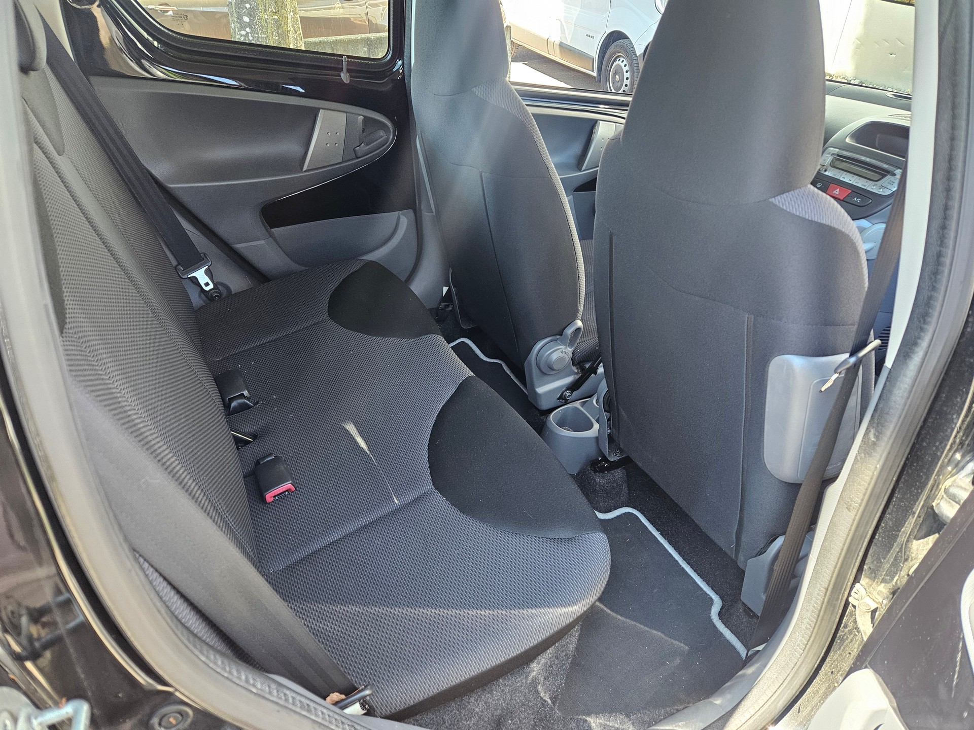TOYOTA Aygo 1.0 Linea Terra-image-10