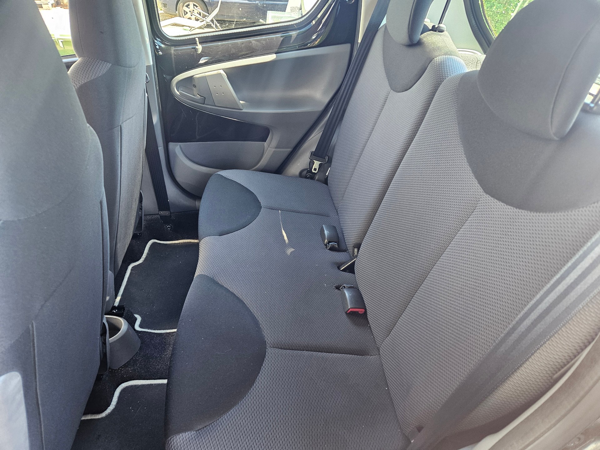 TOYOTA Aygo 1.0 Linea Terra-image-12