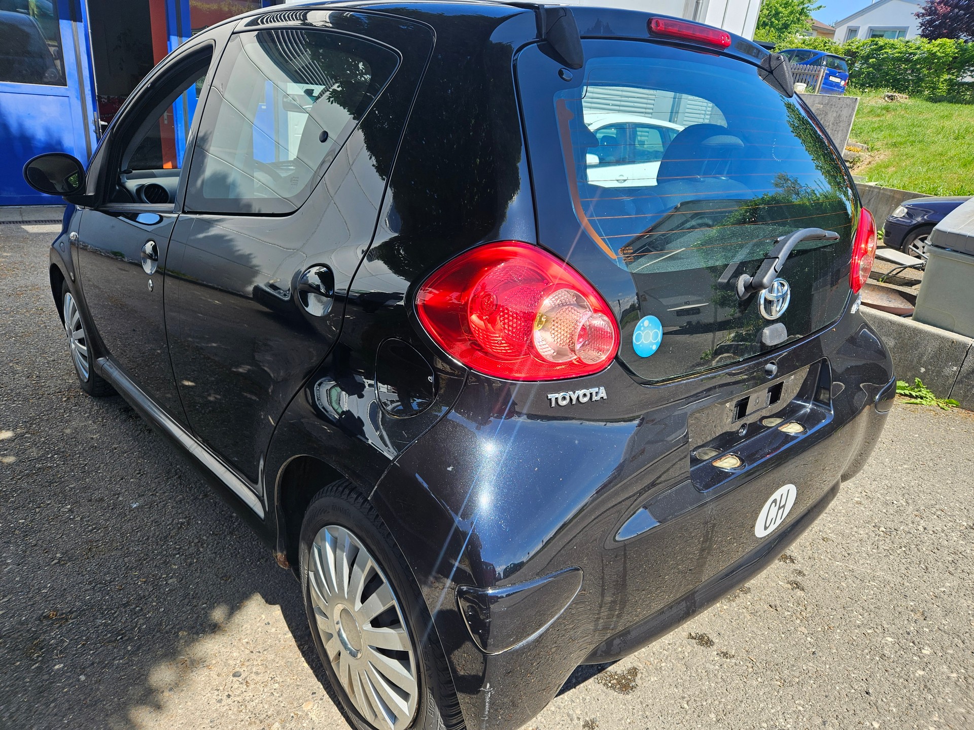 TOYOTA Aygo 1.0 Linea Terra-image-3