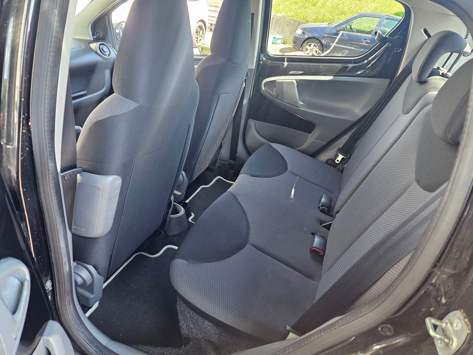 TOYOTA Aygo 1.0 Linea Terra-image-11