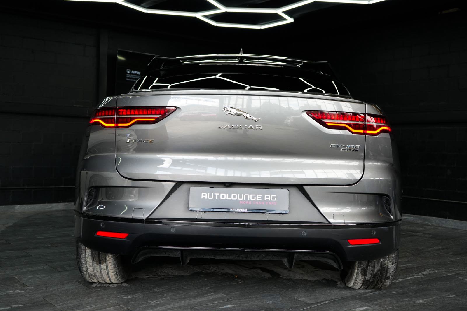 JAGUAR I-Pace EV400 First Edition AWD-image-6