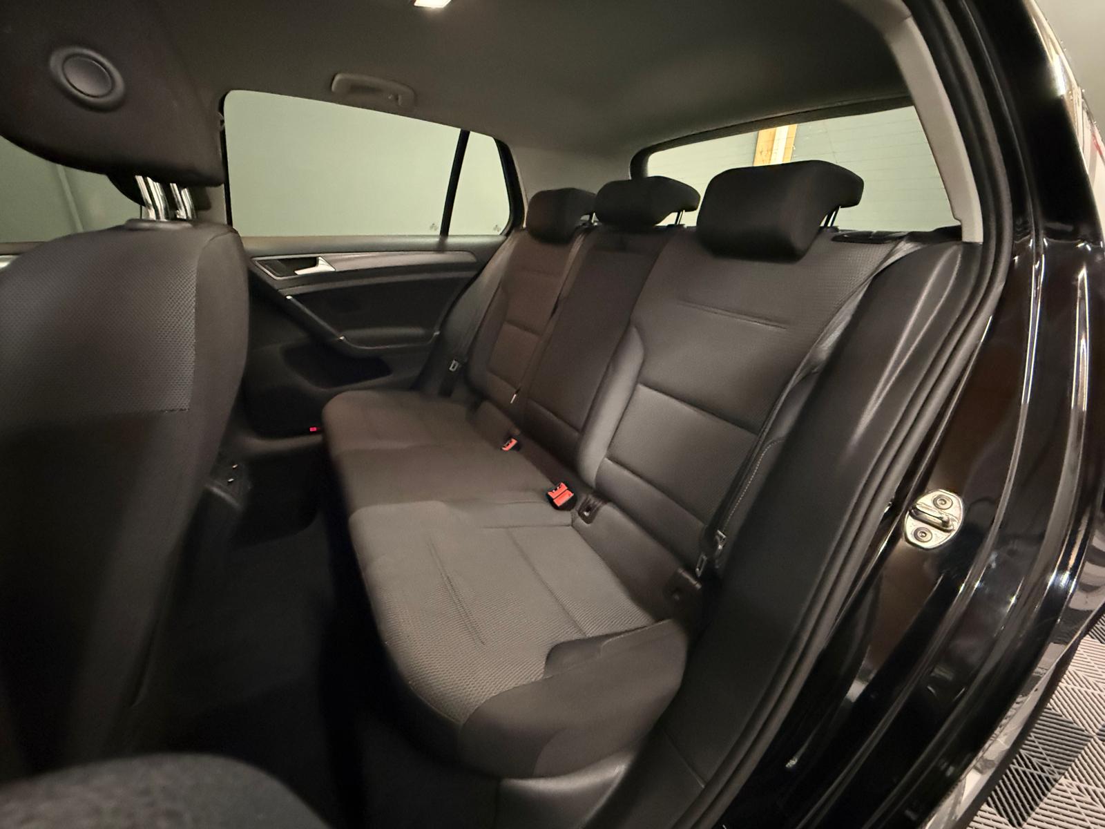 VW Golf 1.6 TDI Comfortline DSG-image-10