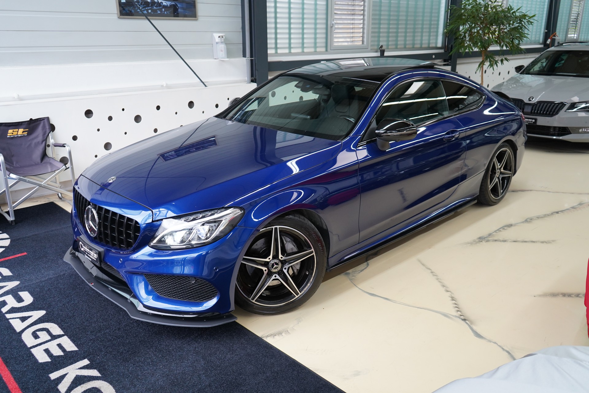 MERCEDES-BENZ C 200 Coupé AMG Line 4Matic 9G-Tronic-showroom-element-2