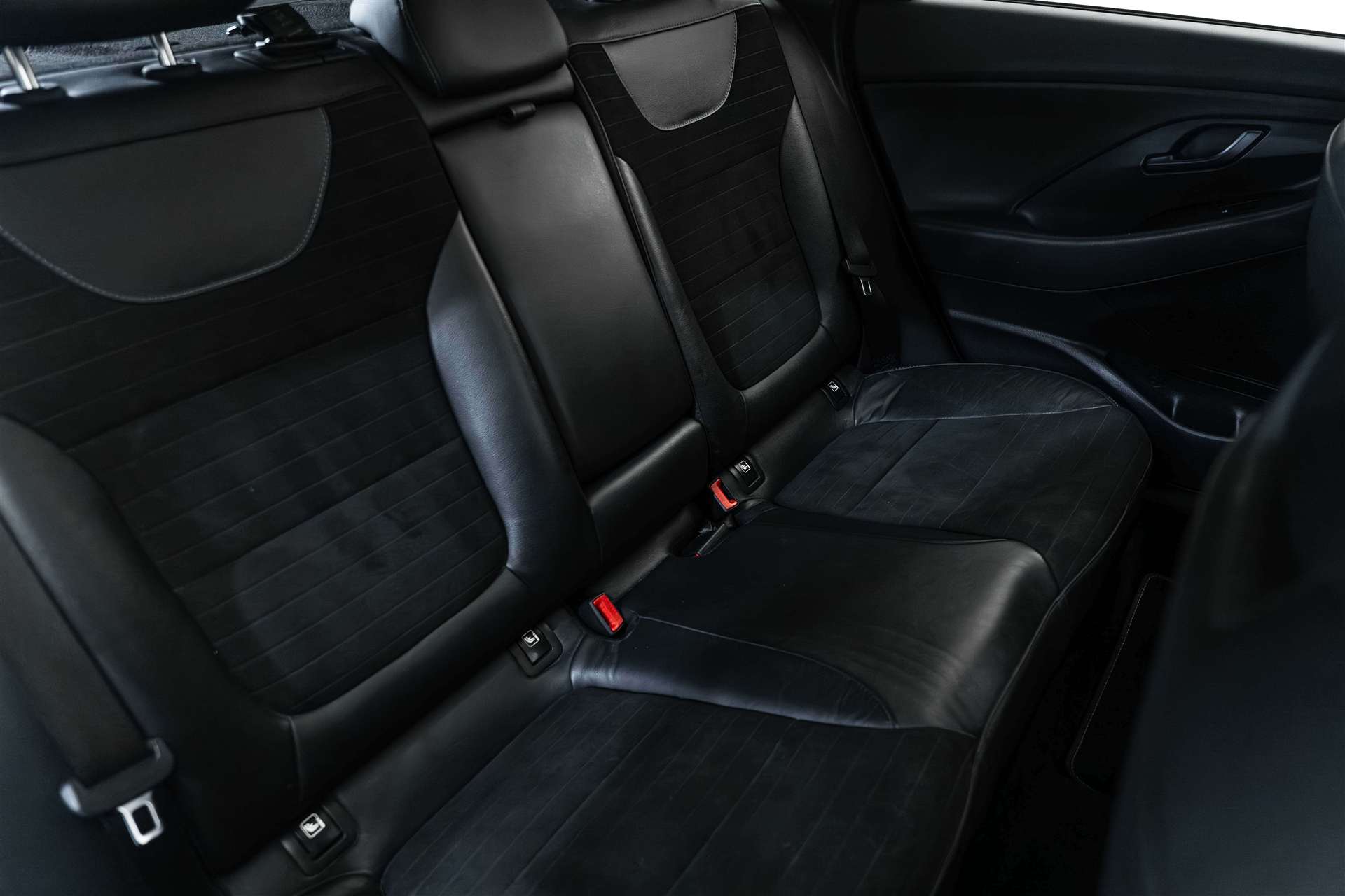 HYUNDAI i30 N 2.0 T-GDi 275PS-image-16
