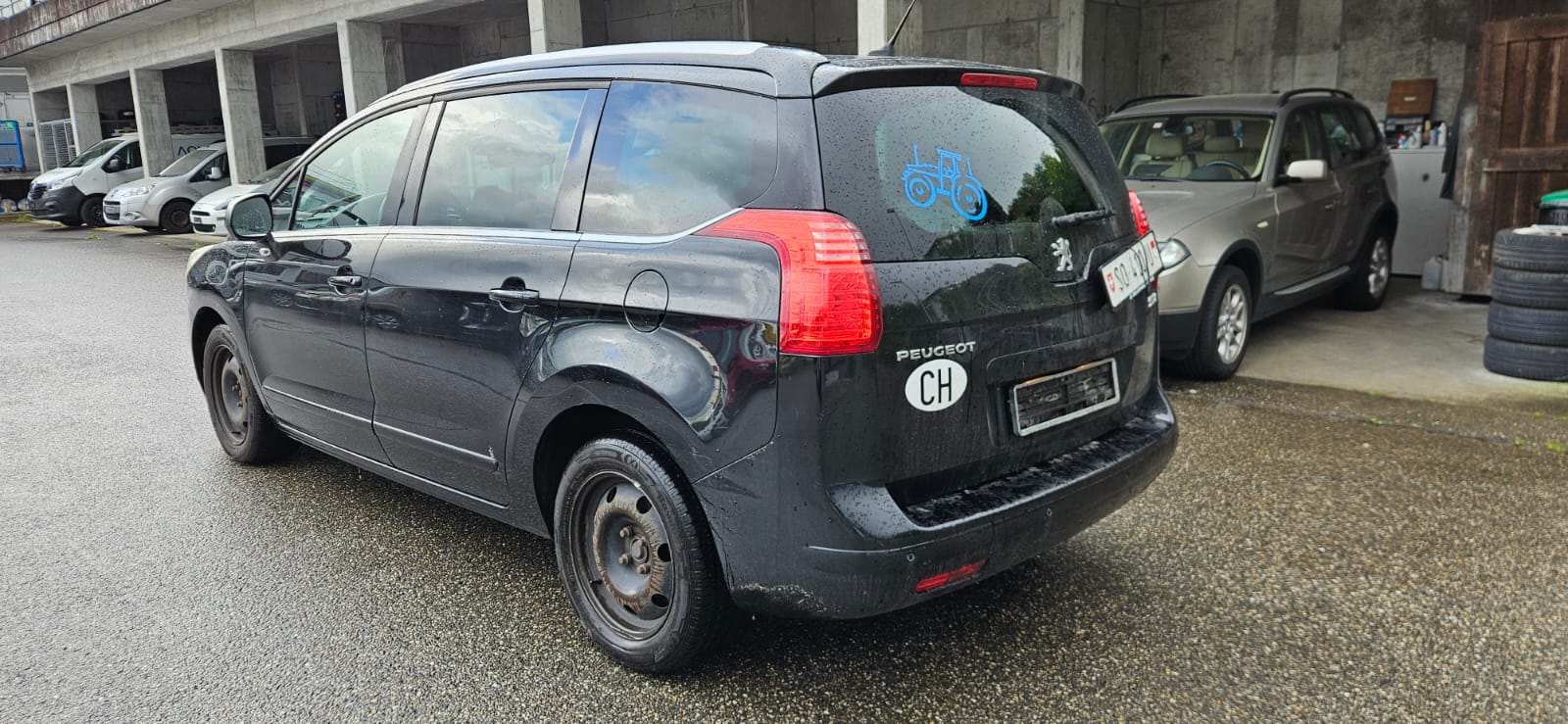 PEUGEOT 5008 2.0 HDI Business Automatic-image-2