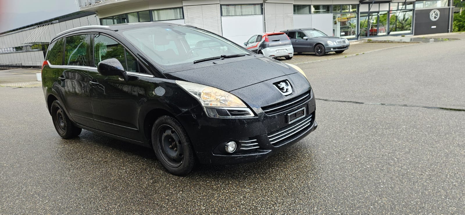 PEUGEOT 5008 2.0 HDI Business Automatic-image-5