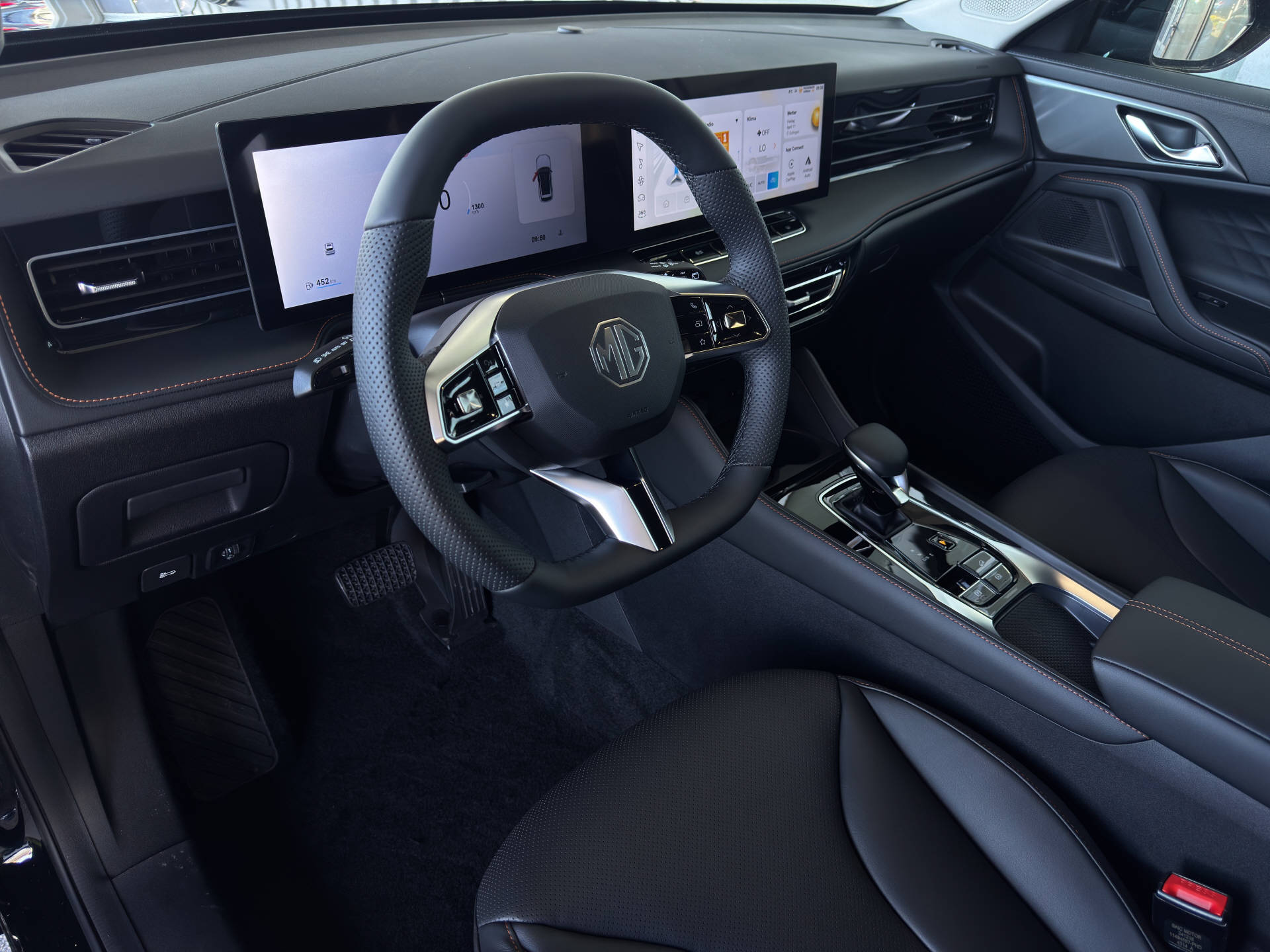 MG HS 1.5 Hybrid Luxury-image-11