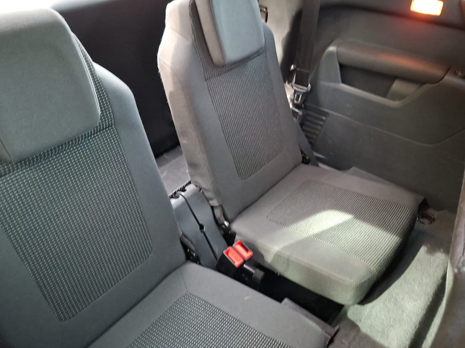 PEUGEOT 5008 1.6 16V T Family Automatic-image-9