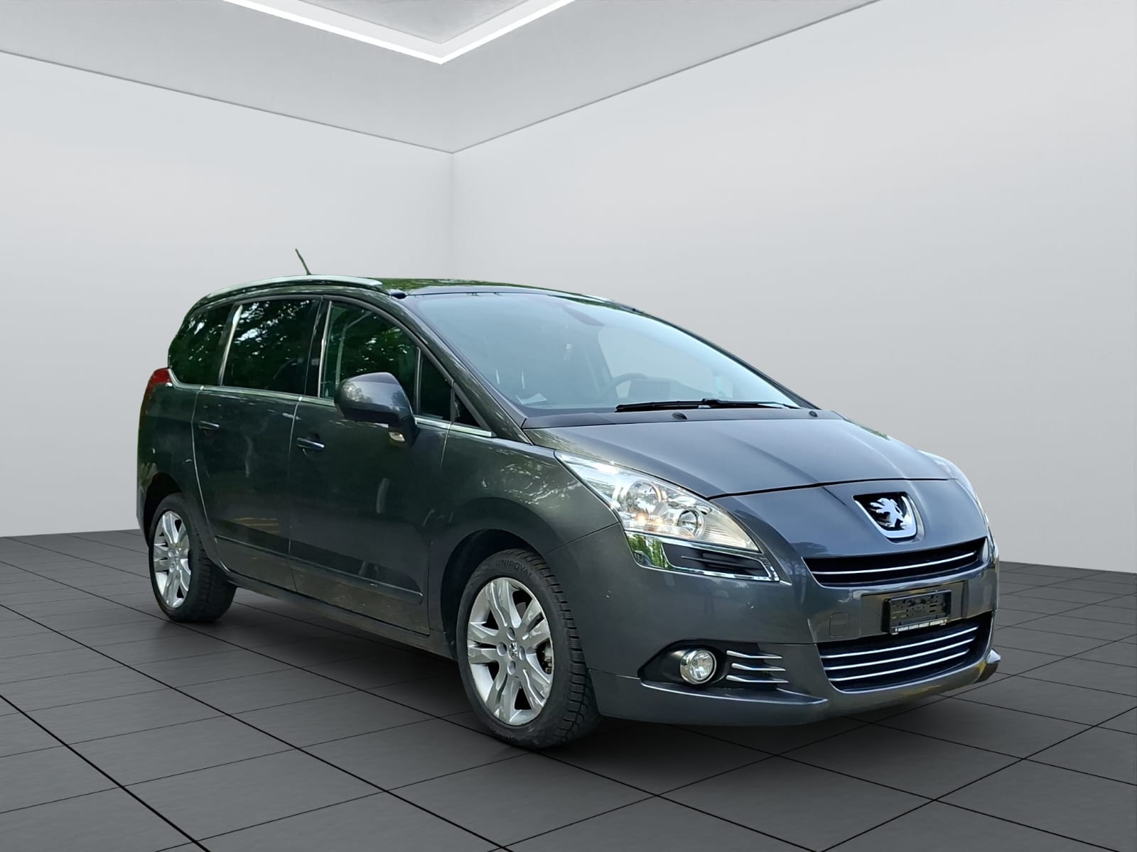 PEUGEOT 5008 1.6 16V T Family Automatic-showroom-element-2