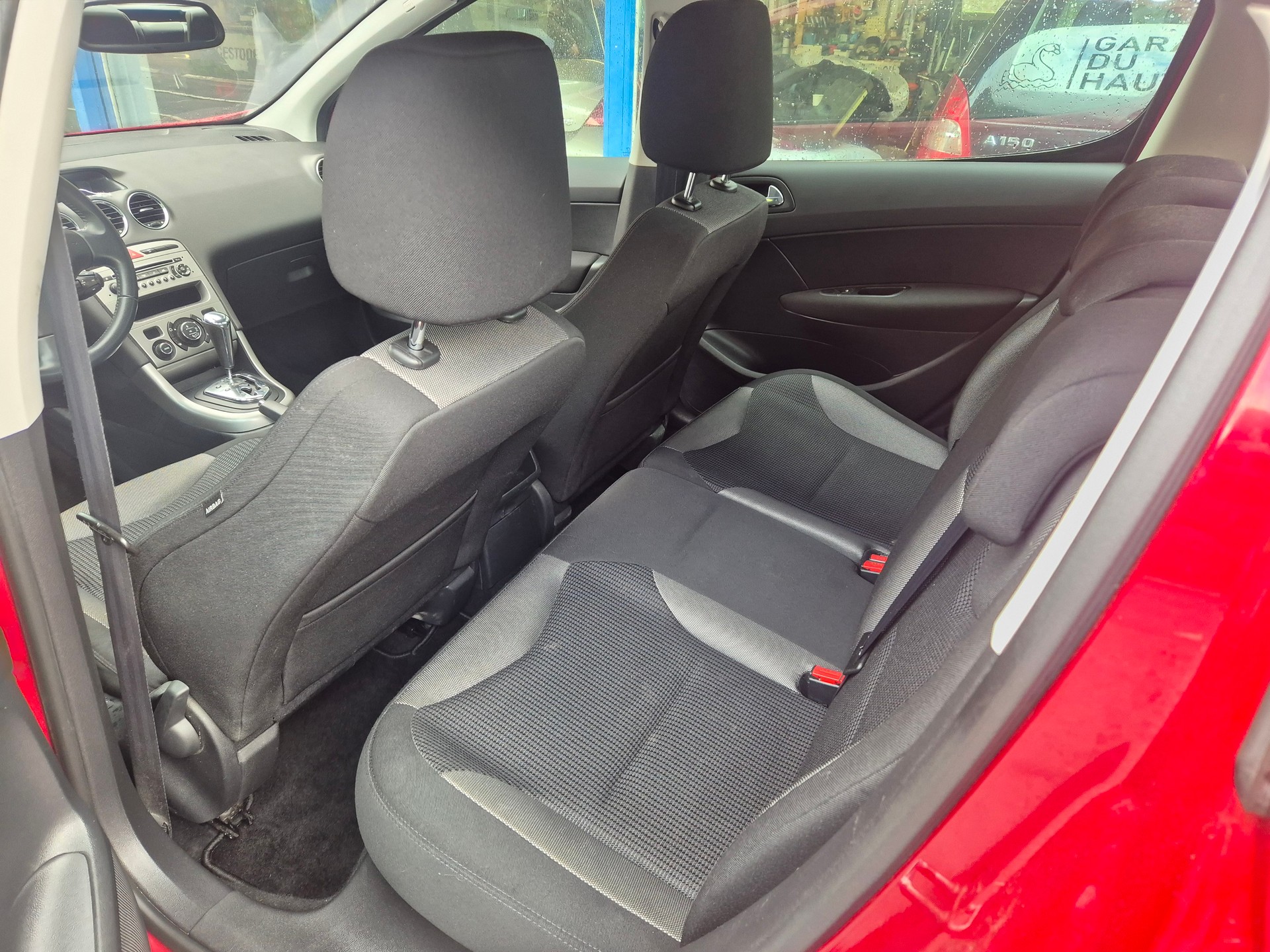 PEUGEOT 308 1.6 16V VTI Lion Edition Automatic-image-5