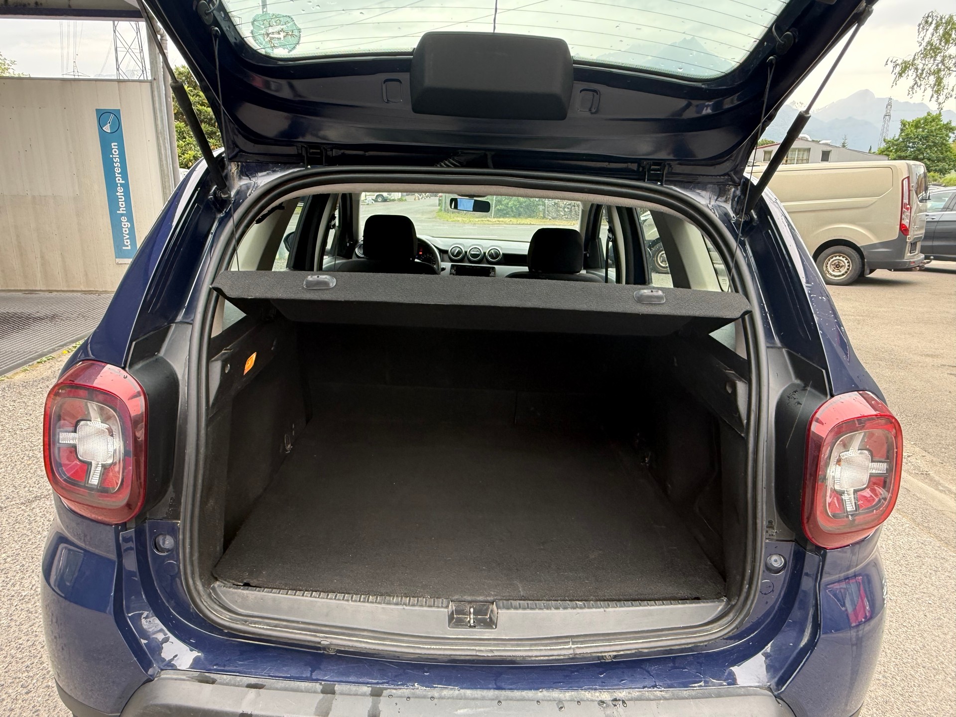 DACIA Duster SCe 115 Essential 4x4-image-4