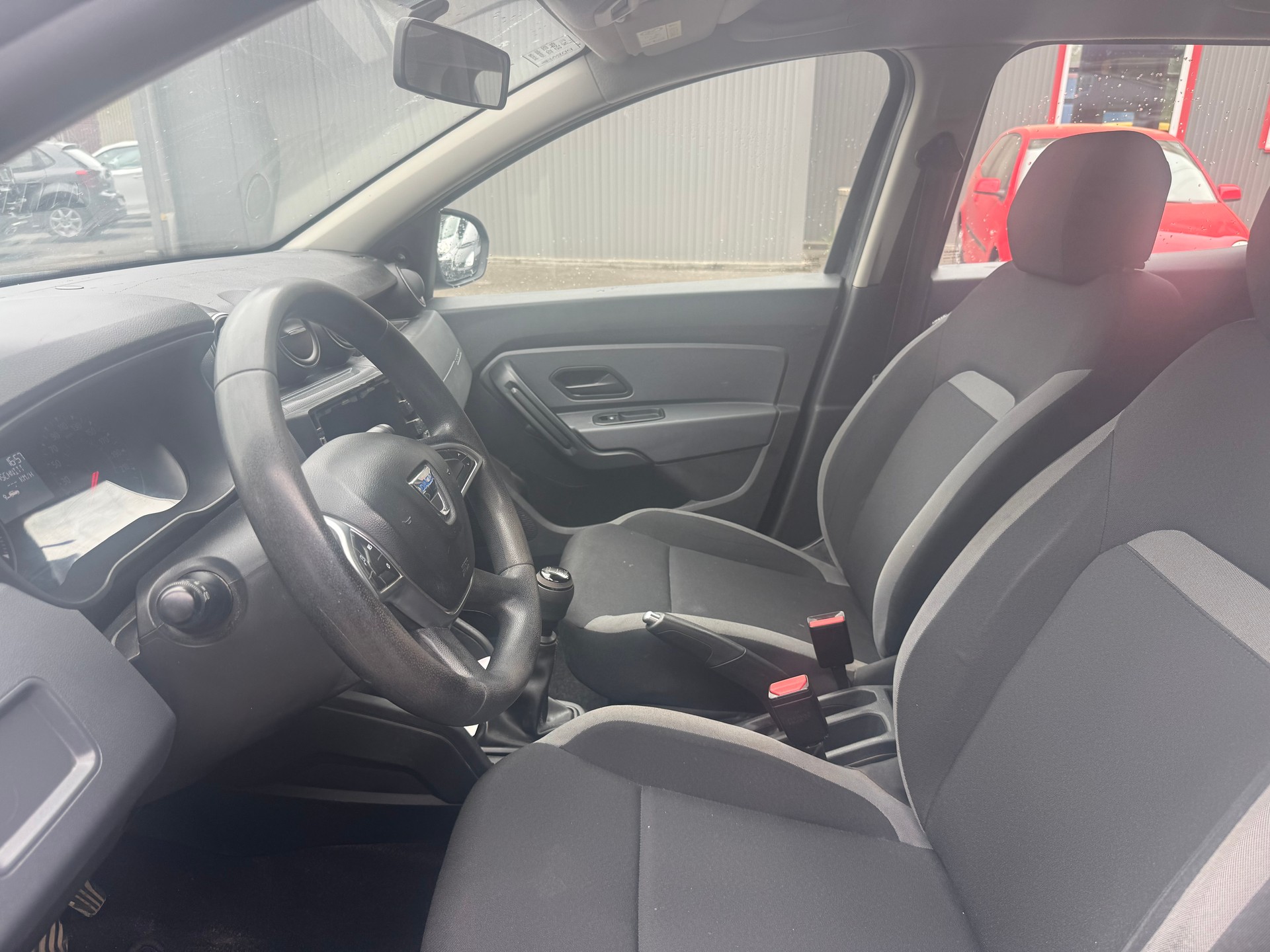 DACIA Duster SCe 115 Essential 4x4-image-7