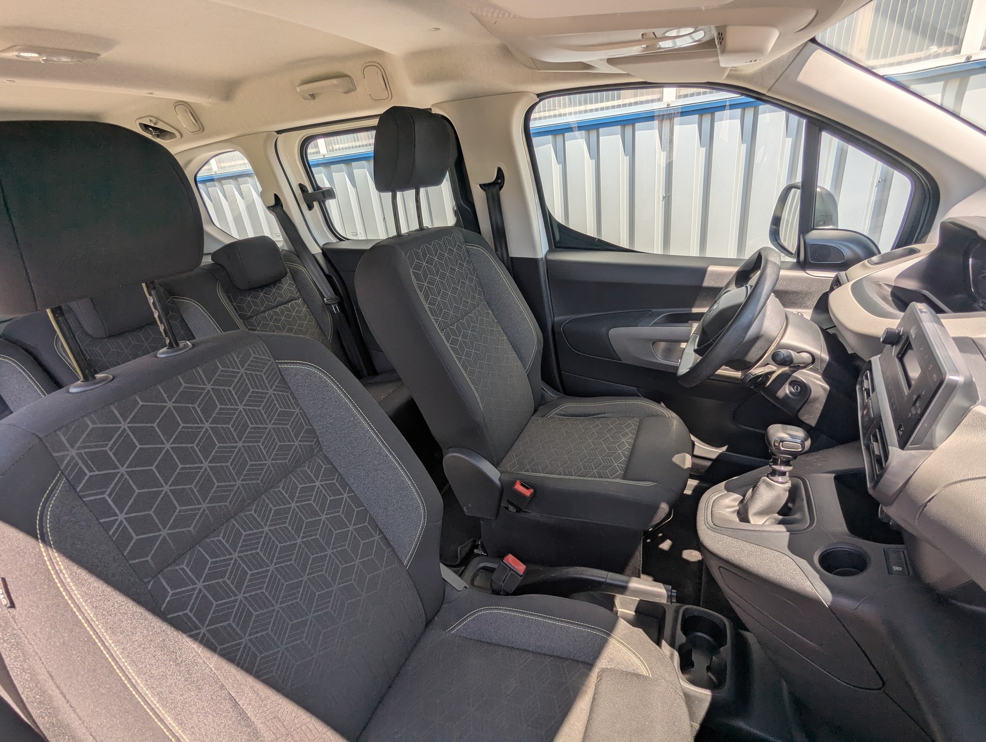 PEUGEOT Rifter 1.2 PureTech Active-image-15
