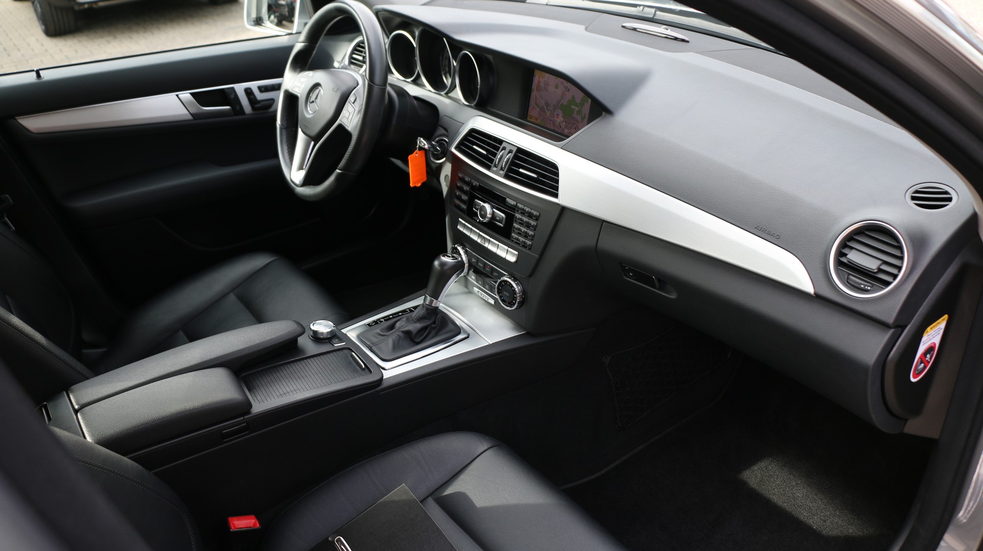 MERCEDES-BENZ C 350 Avantgarde 4Matic-image-18
