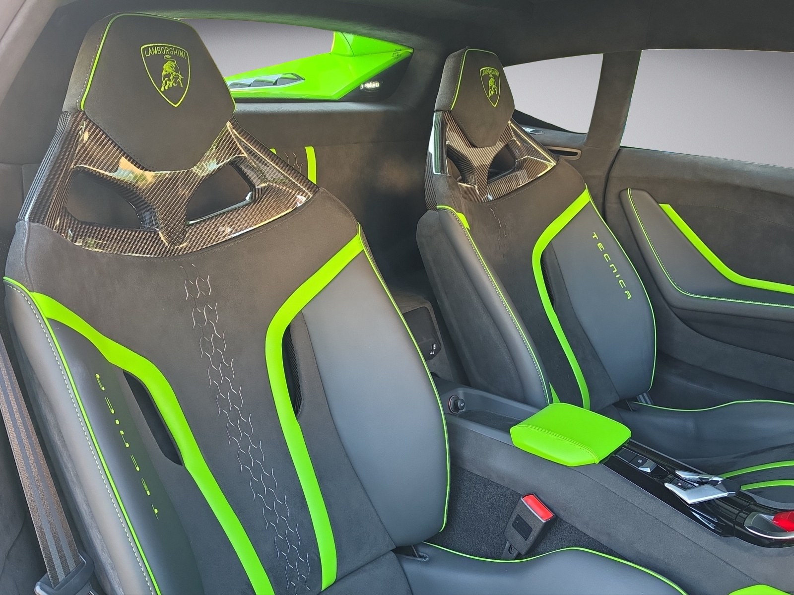 LAMBORGHINI Huracan Tecnica 24-image-5