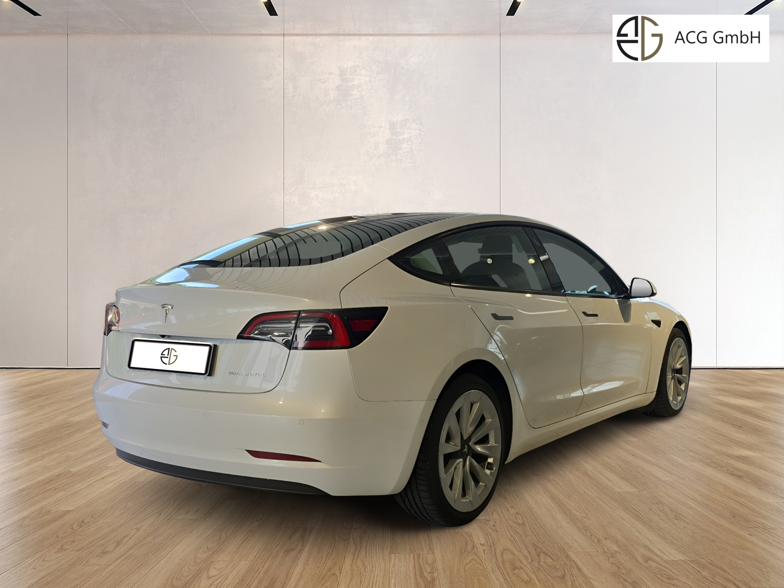 TESLA Model 3 Long Range Dual Motor AWD-showroom-element-3