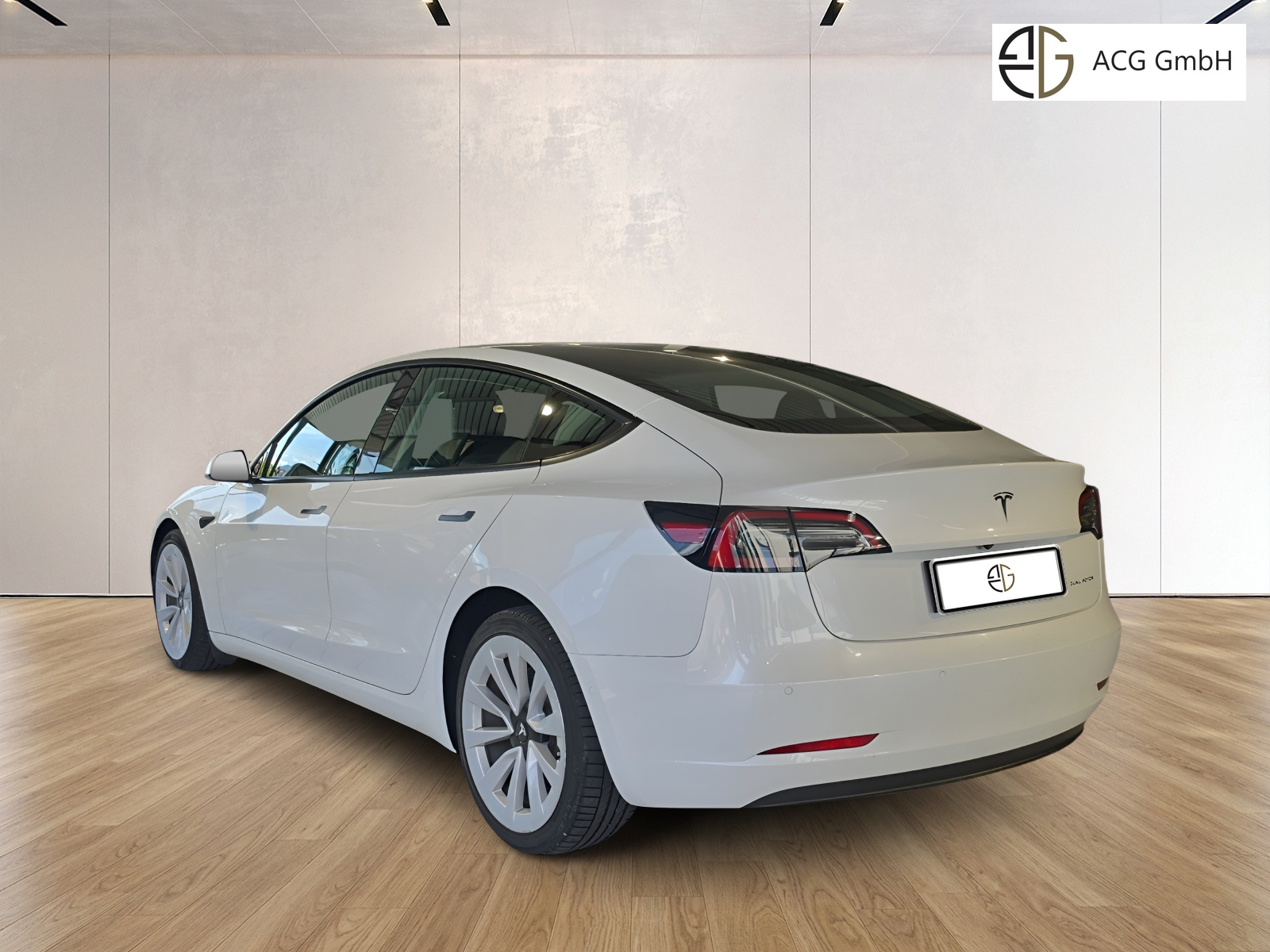 TESLA Model 3 Long Range Dual Motor AWD-showroom-element-1