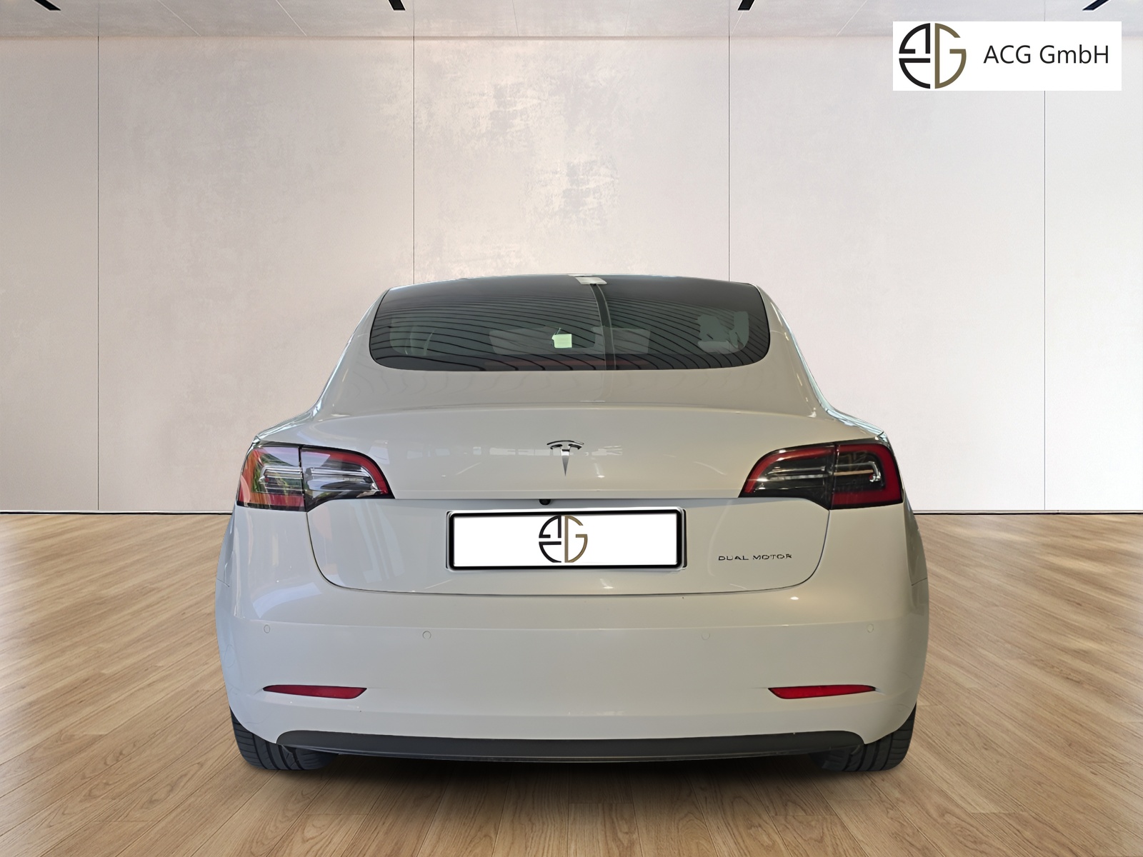 TESLA Model 3 Long Range Dual Motor AWD-showroom-element-2
