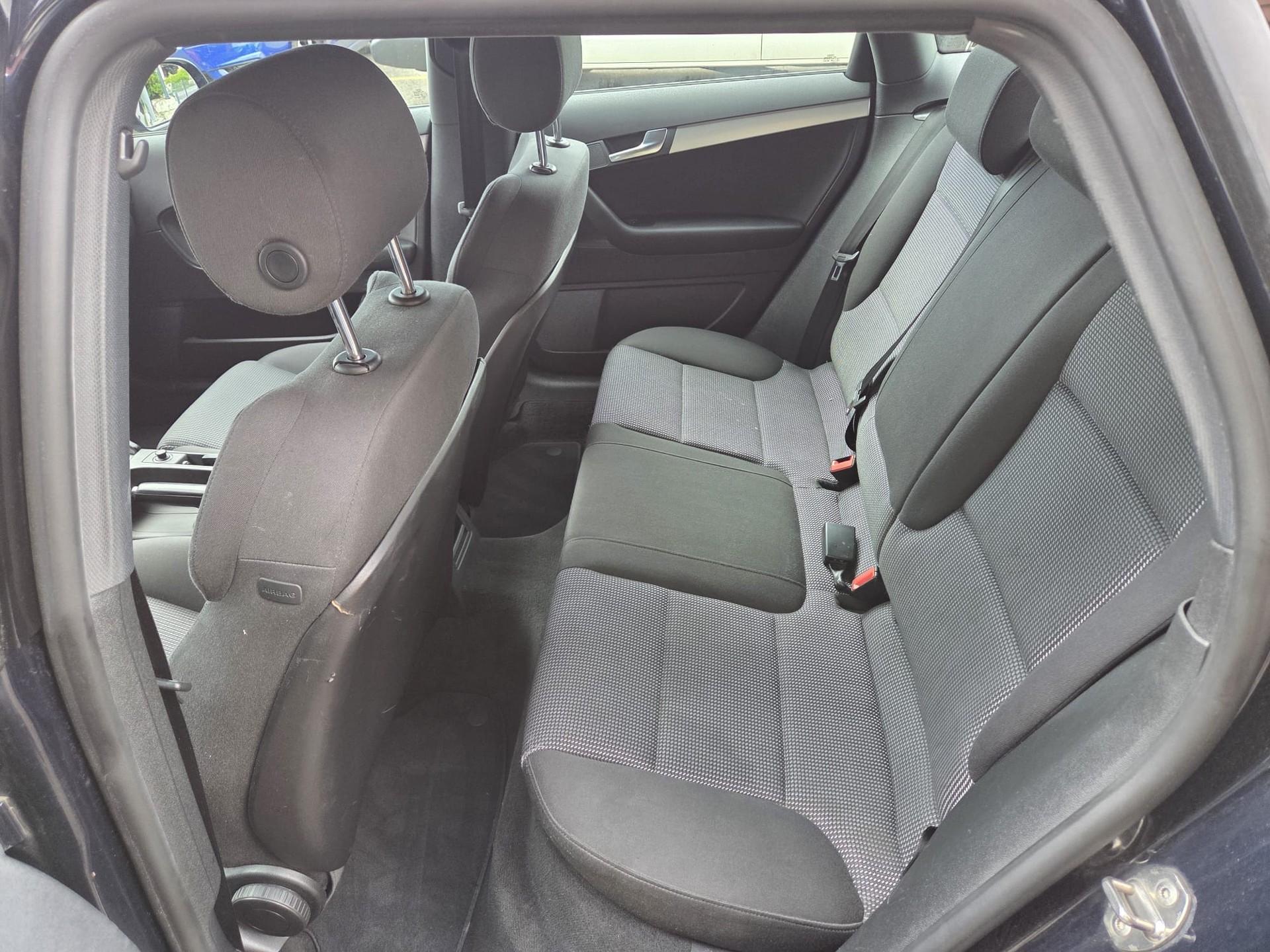 AUDI A3 Sportback 2.0 TFSI Ambition quattro S-tronic-image-6