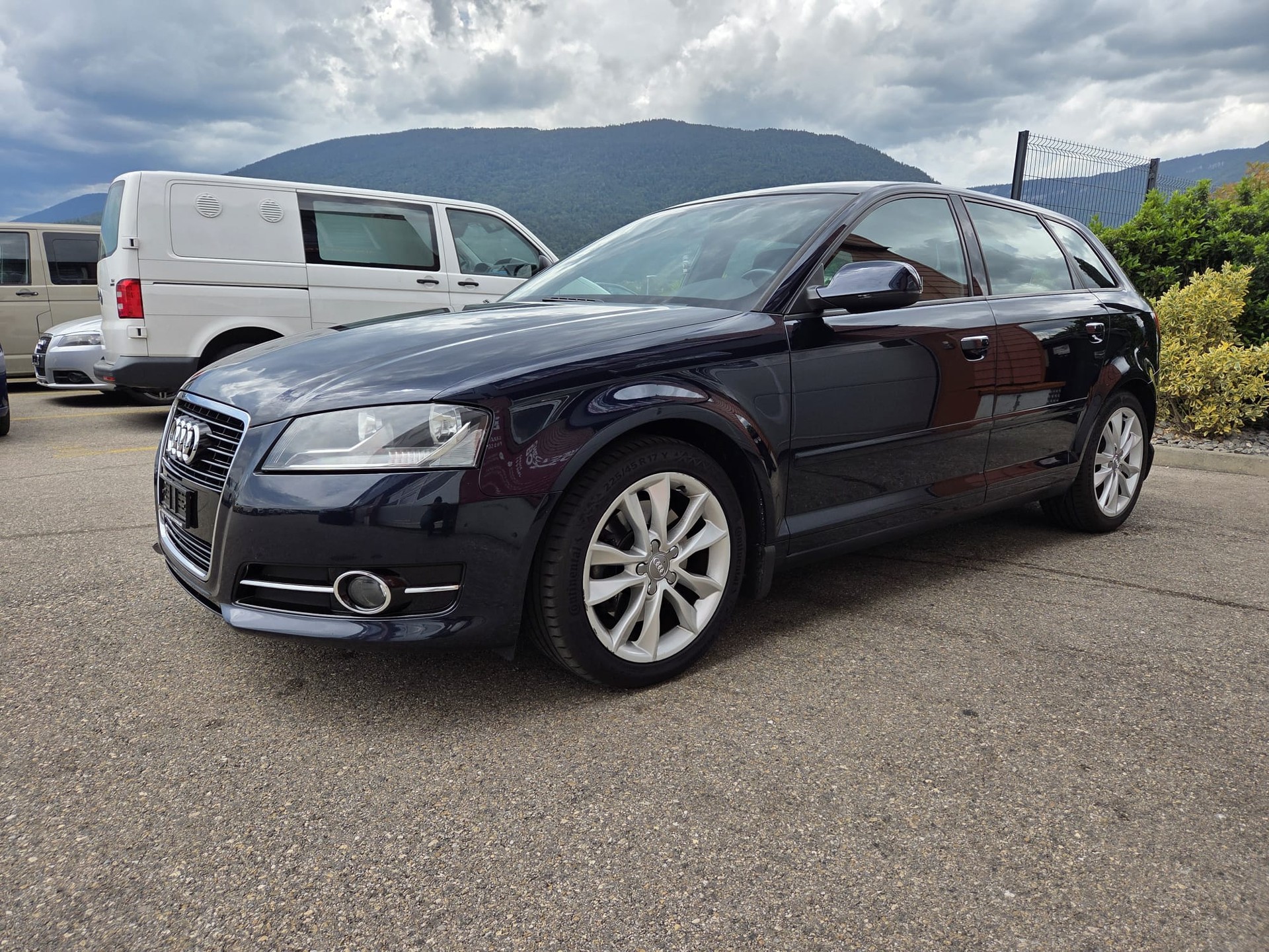 AUDI A3 Sportback 2.0 TFSI Ambition quattro S-tronic-image-3