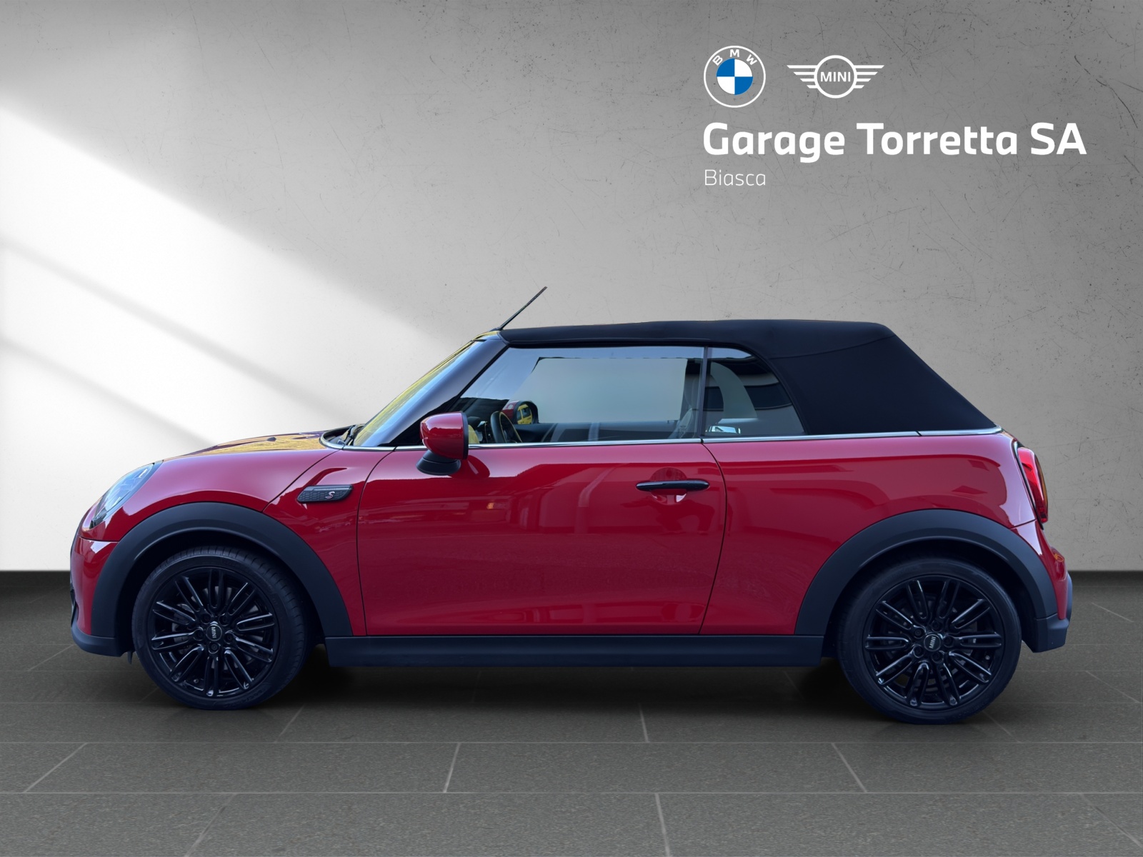 MINI Cooper S Cabriolet DKG-showroom-element-1