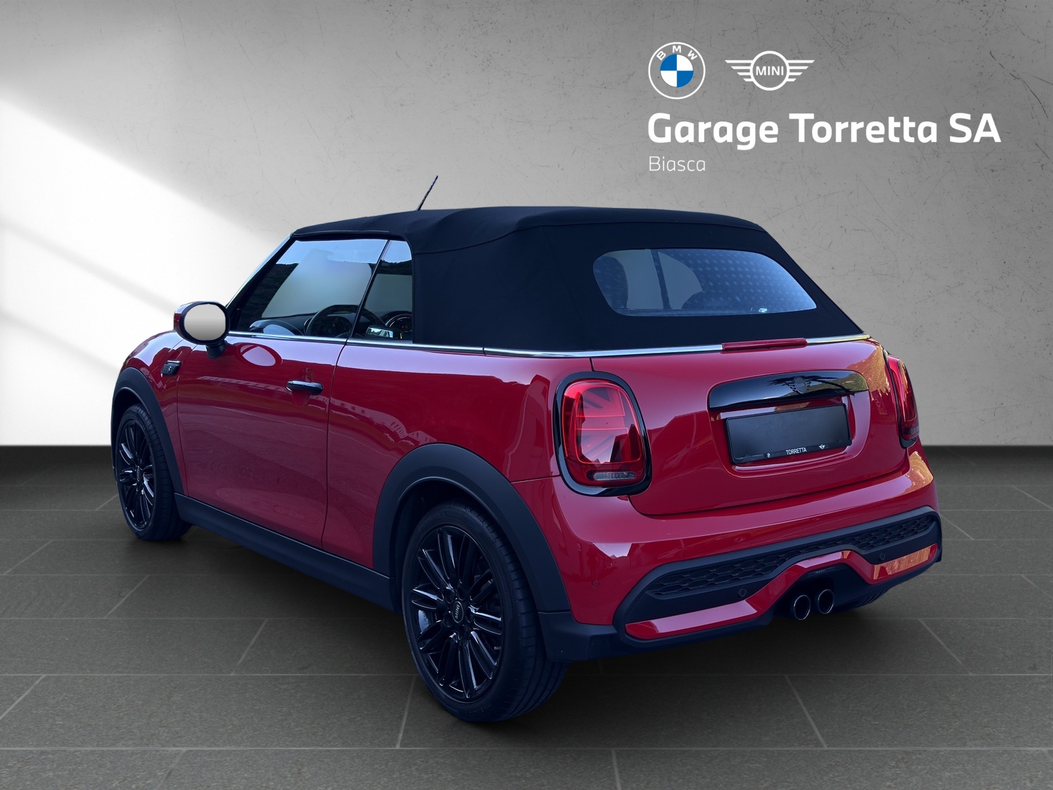 MINI Cooper S Cabriolet DKG-showroom-element-2