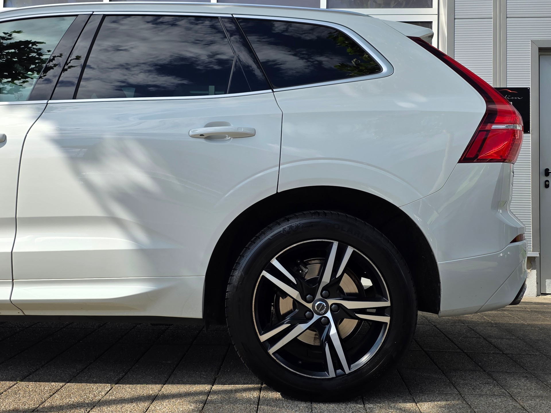 VOLVO XC60 T5 AWD R-Design ** VSP VOLVO SUISSE PACKAGE -KEYLESS -360° KAMERA - ACC AUT-DISTANZREGLER -ADAPTIVE LED - MEMORY PAKET-showroom-element-3