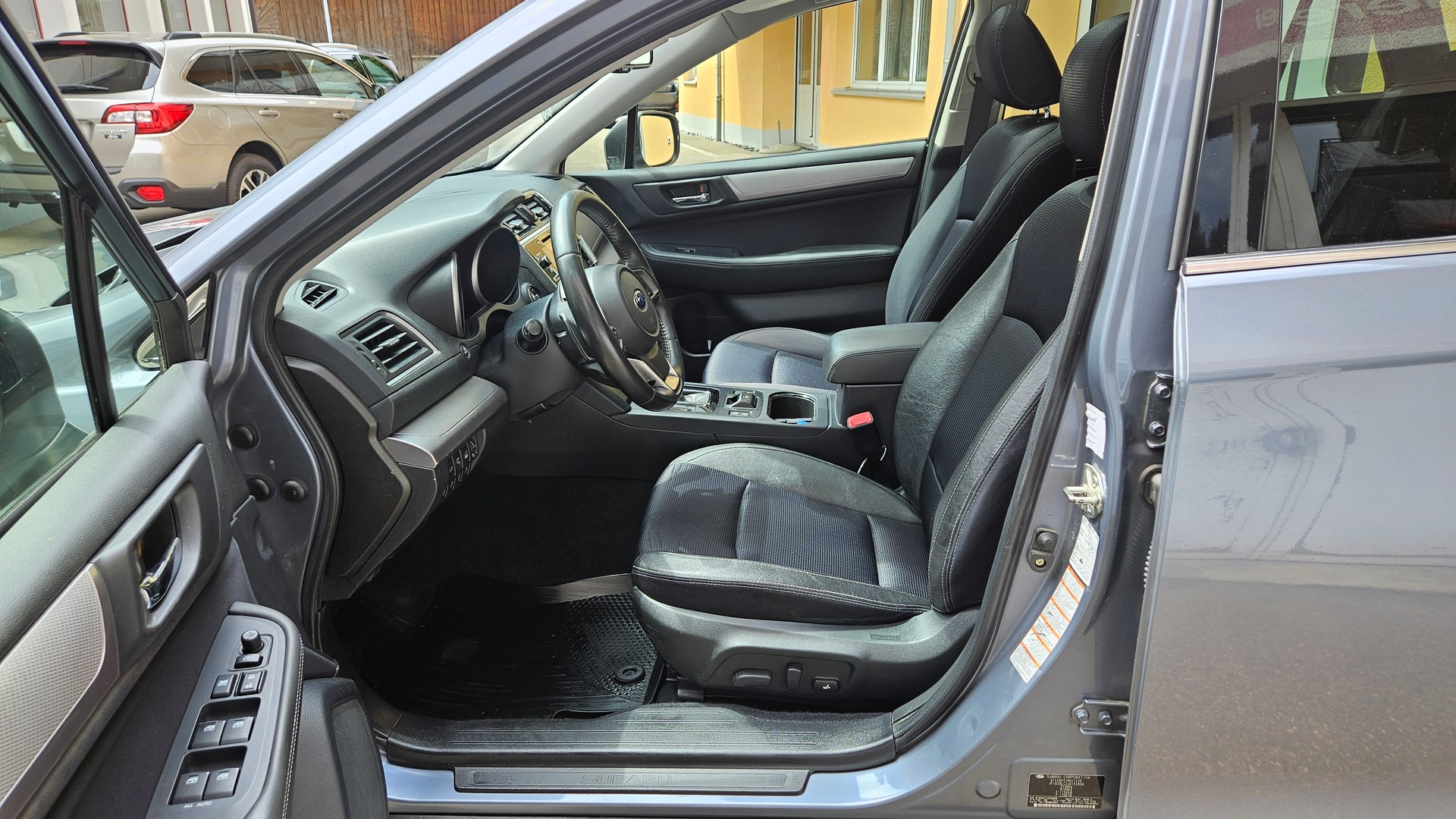 SUBARU Outback 2.5i Swiss Plus AWD Lineartronic-showroom-element-2