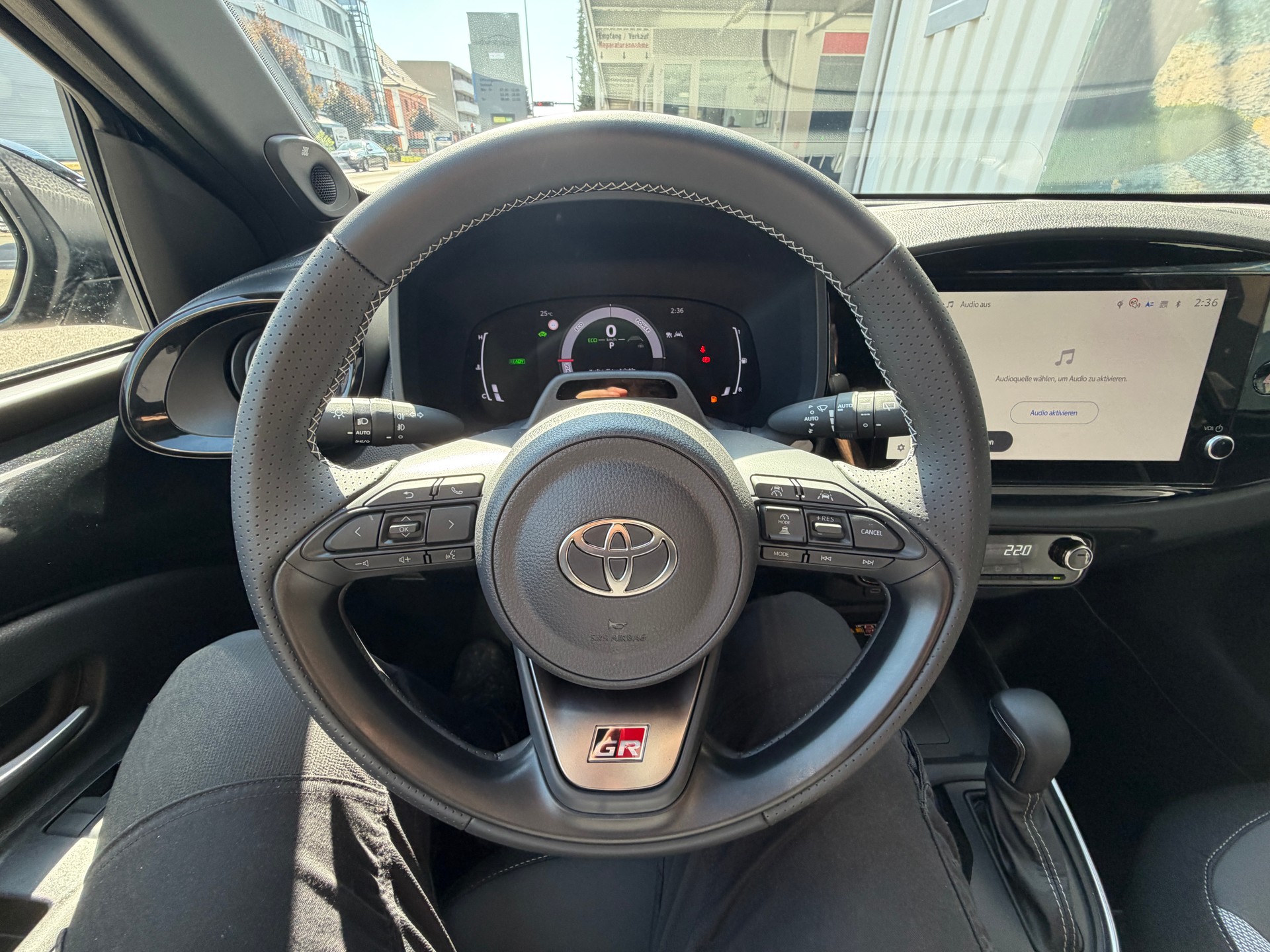 TOYOTA Aygo X 1.5 GR Sport e-CVT-image-12