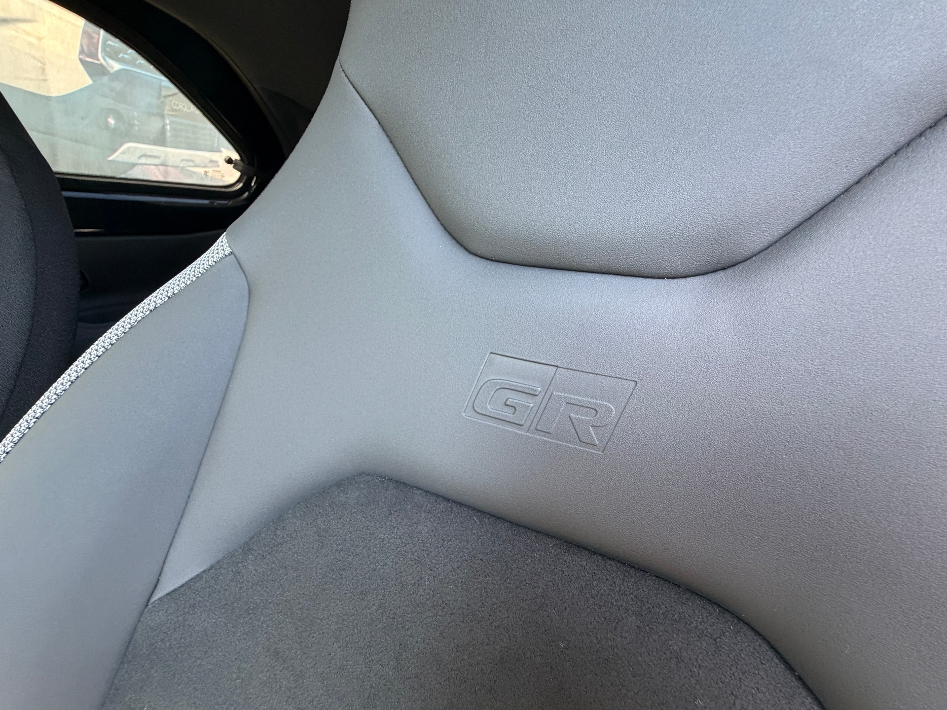 TOYOTA Aygo X 1.5 GR Sport e-CVT-image-9