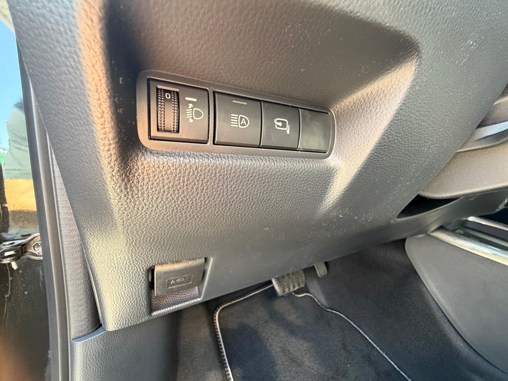 TOYOTA Aygo X 1.5 GR Sport e-CVT-image-10