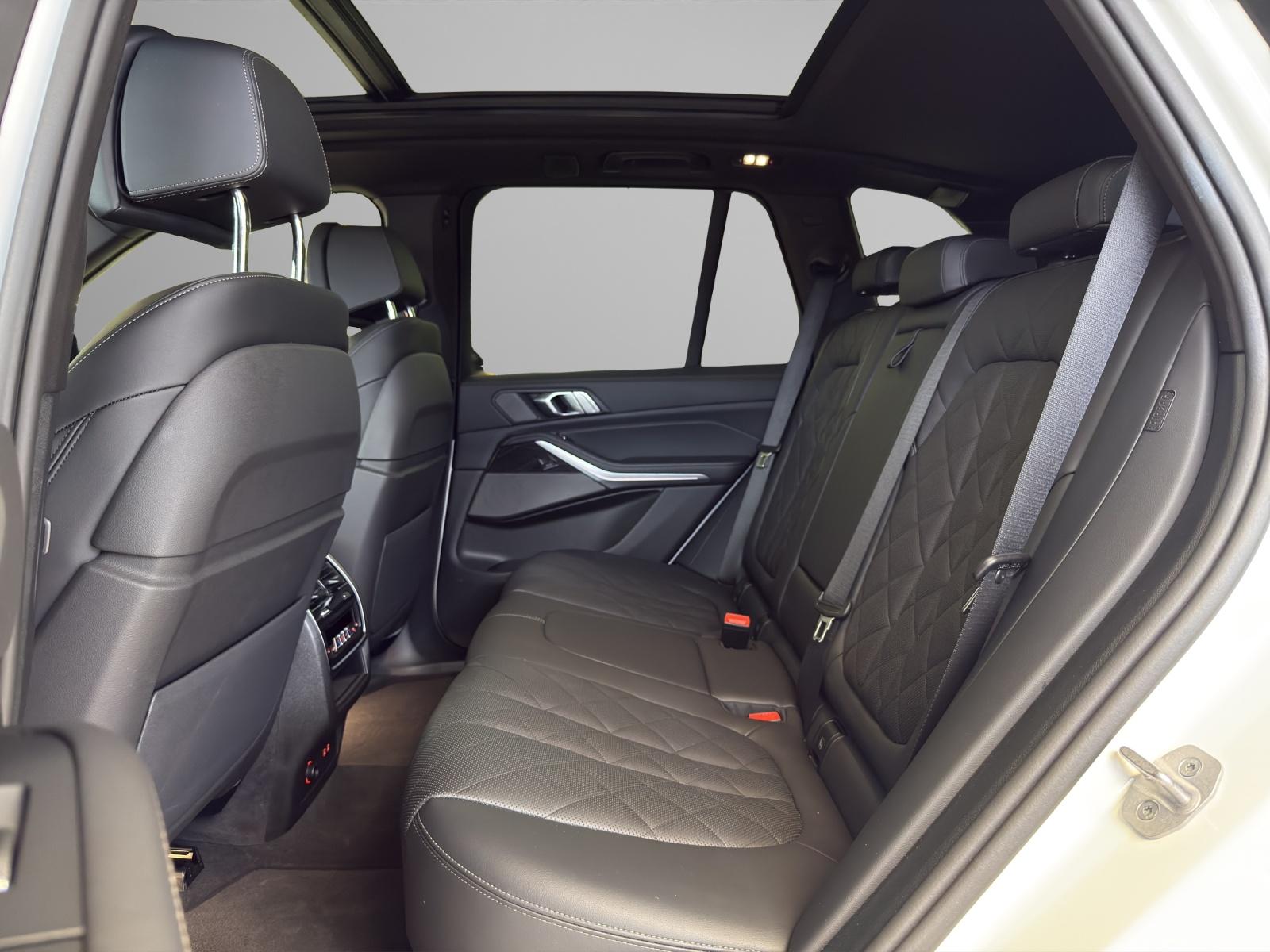 BMW X5 30d xDrive M-SportPaket-image-16
