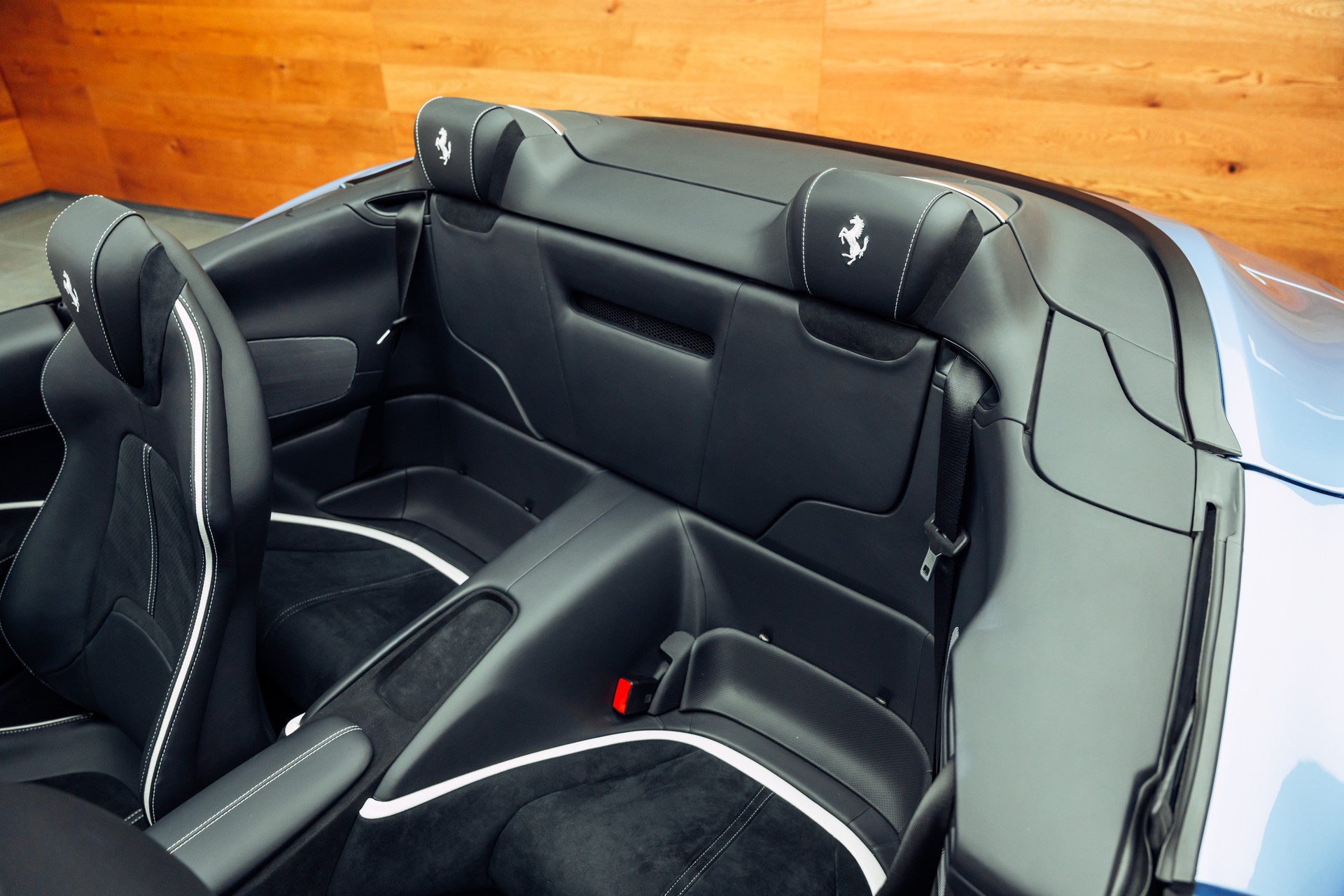 FERRARI Roma 3.9 V8 T Spider Azzurro California-image-7