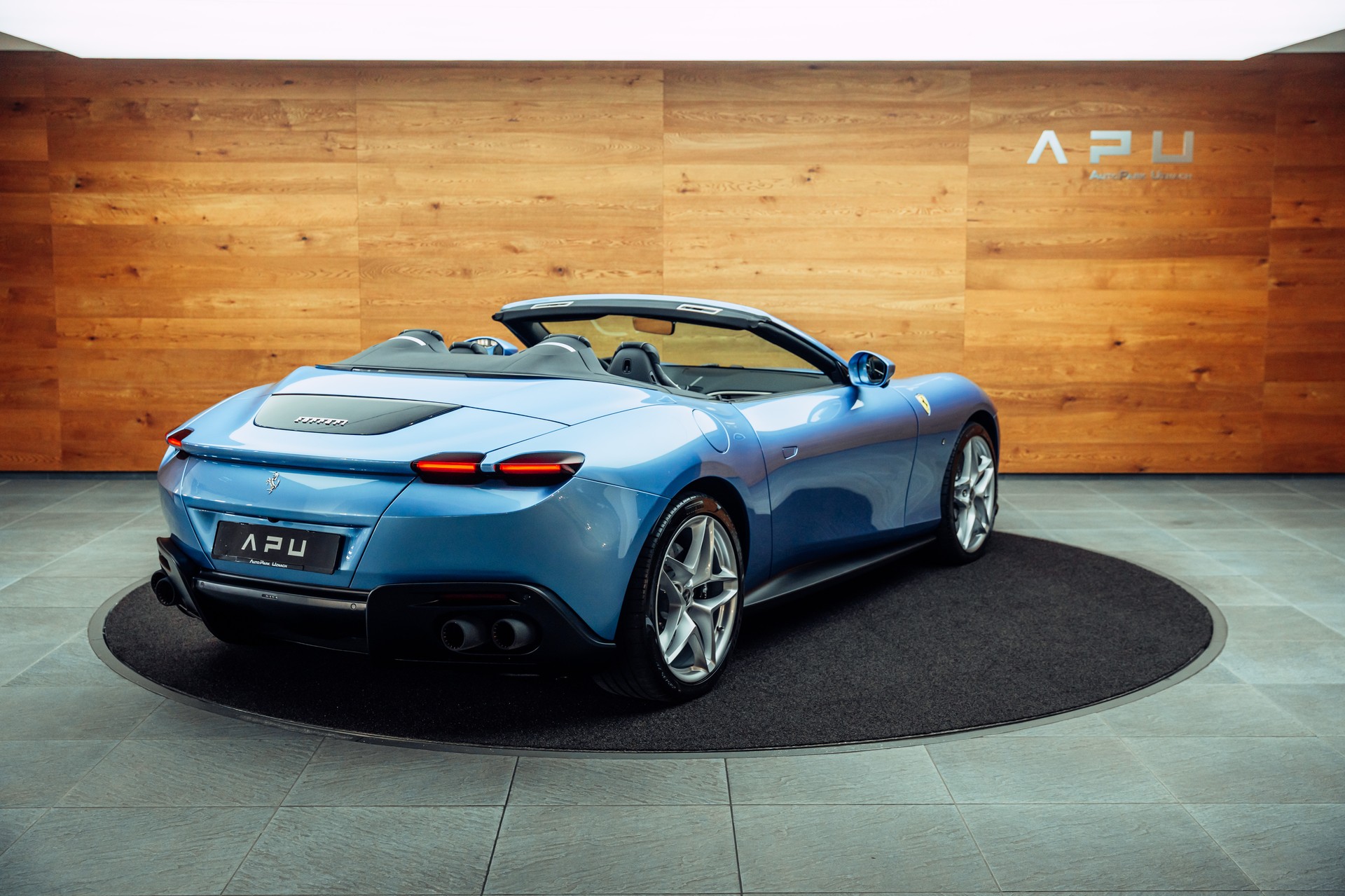 FERRARI Roma 3.9 V8 T Spider Azzurro California-showroom-element-1