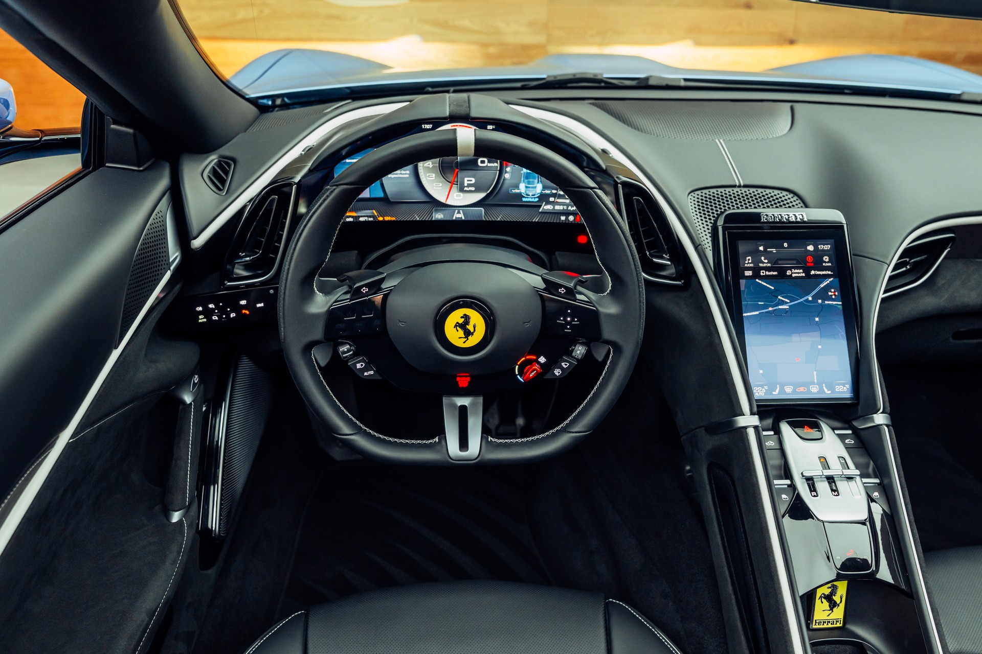 FERRARI Roma 3.9 V8 T Spider Azzurro California-image-16