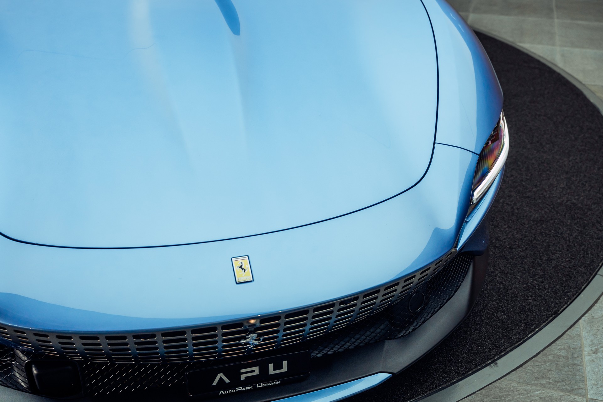 FERRARI Roma 3.9 V8 T Spider Azzurro California-image-18