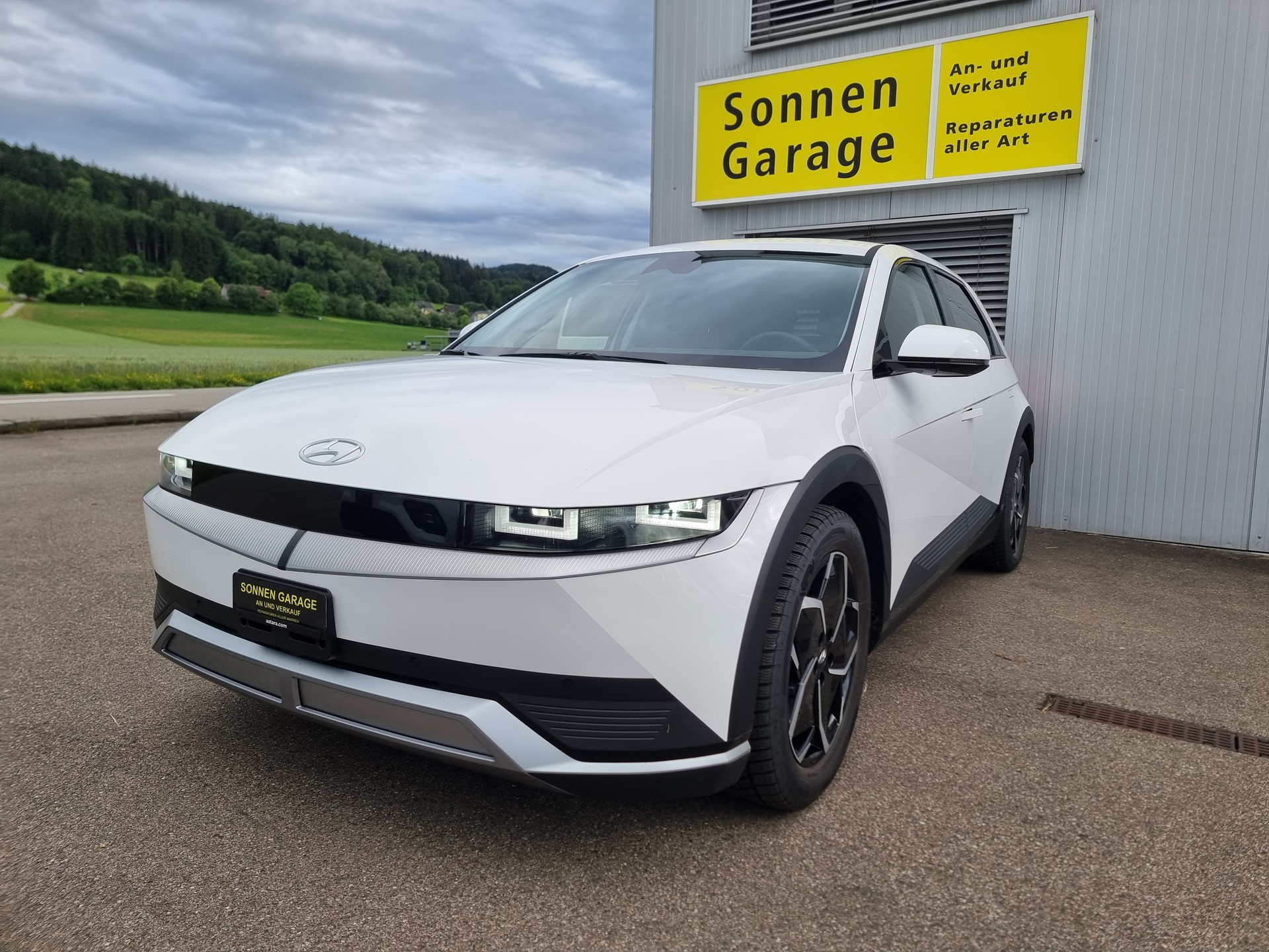 HYUNDAI Ioniq 5 77kWh Amplia 4WD-image-1