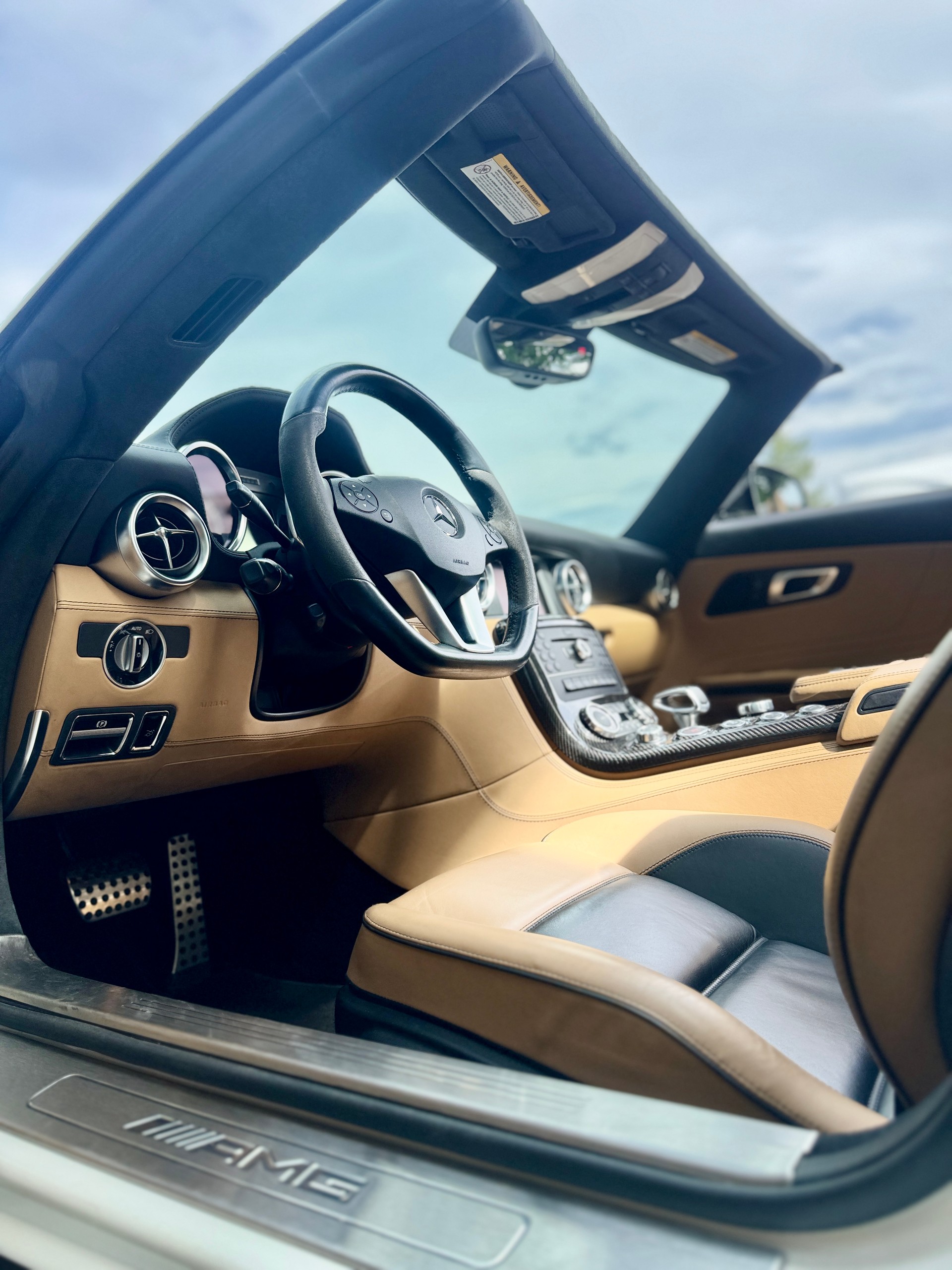 MERCEDES-BENZ SLS 63 AMG Speedshift-image-9