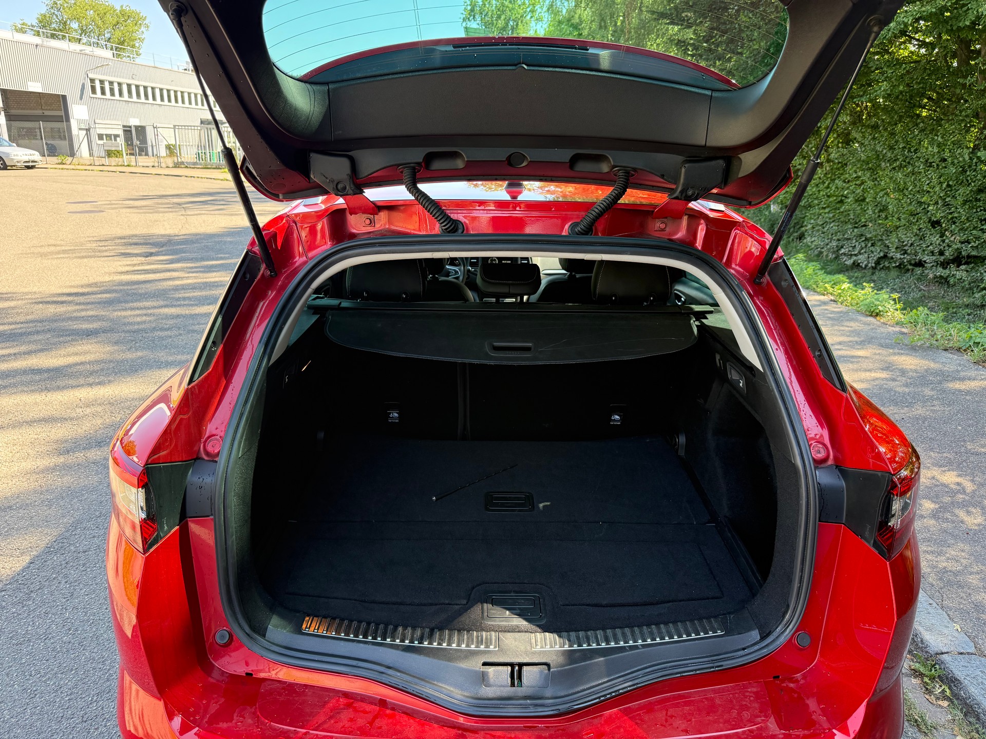 RENAULT Mégane Grandtour 1.3 16V Turbo GT Line EDC-image-11