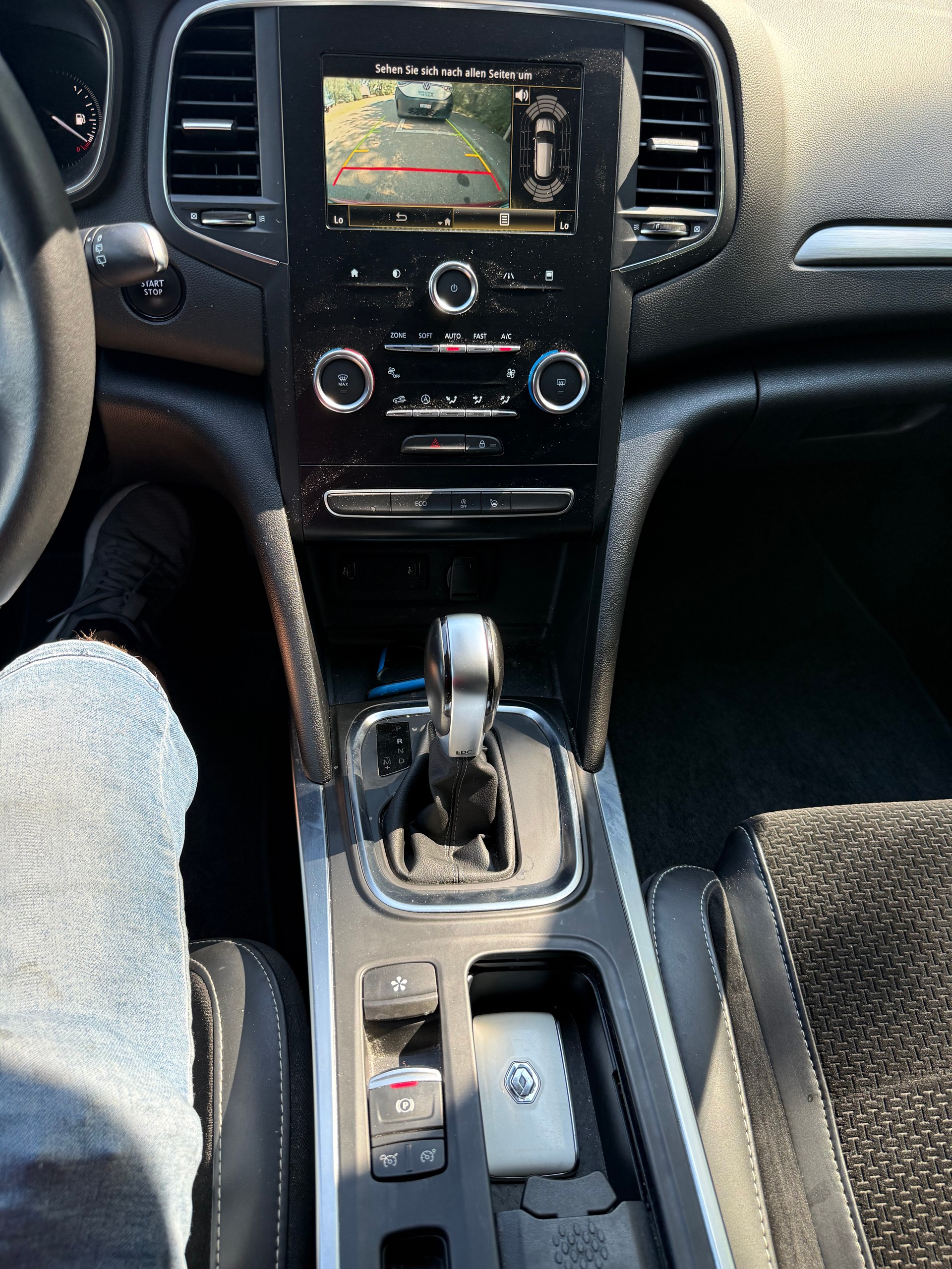 RENAULT Mégane Grandtour 1.3 16V Turbo GT Line EDC-image-14